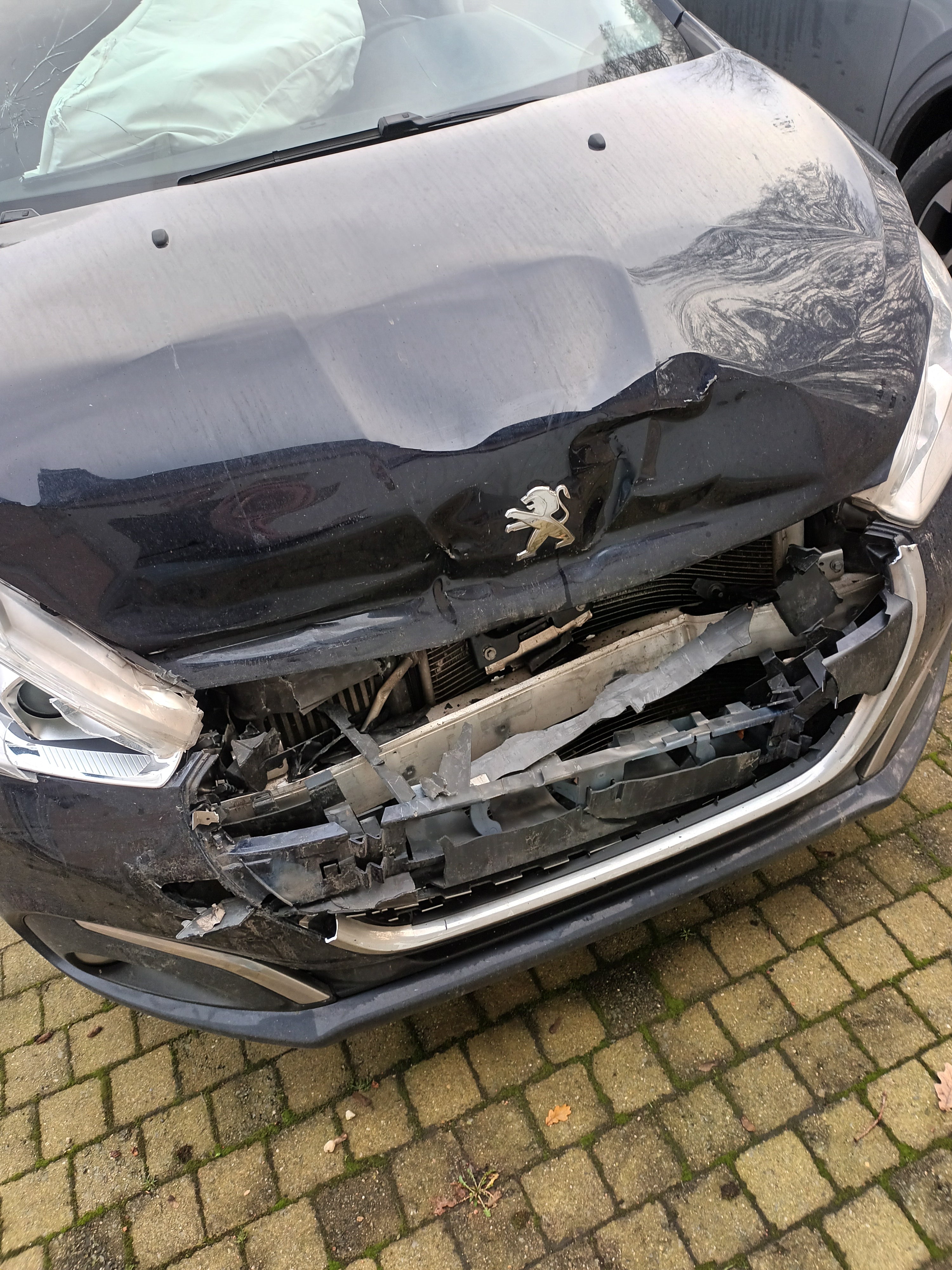 PEUGEOT 208 DARK BLUE