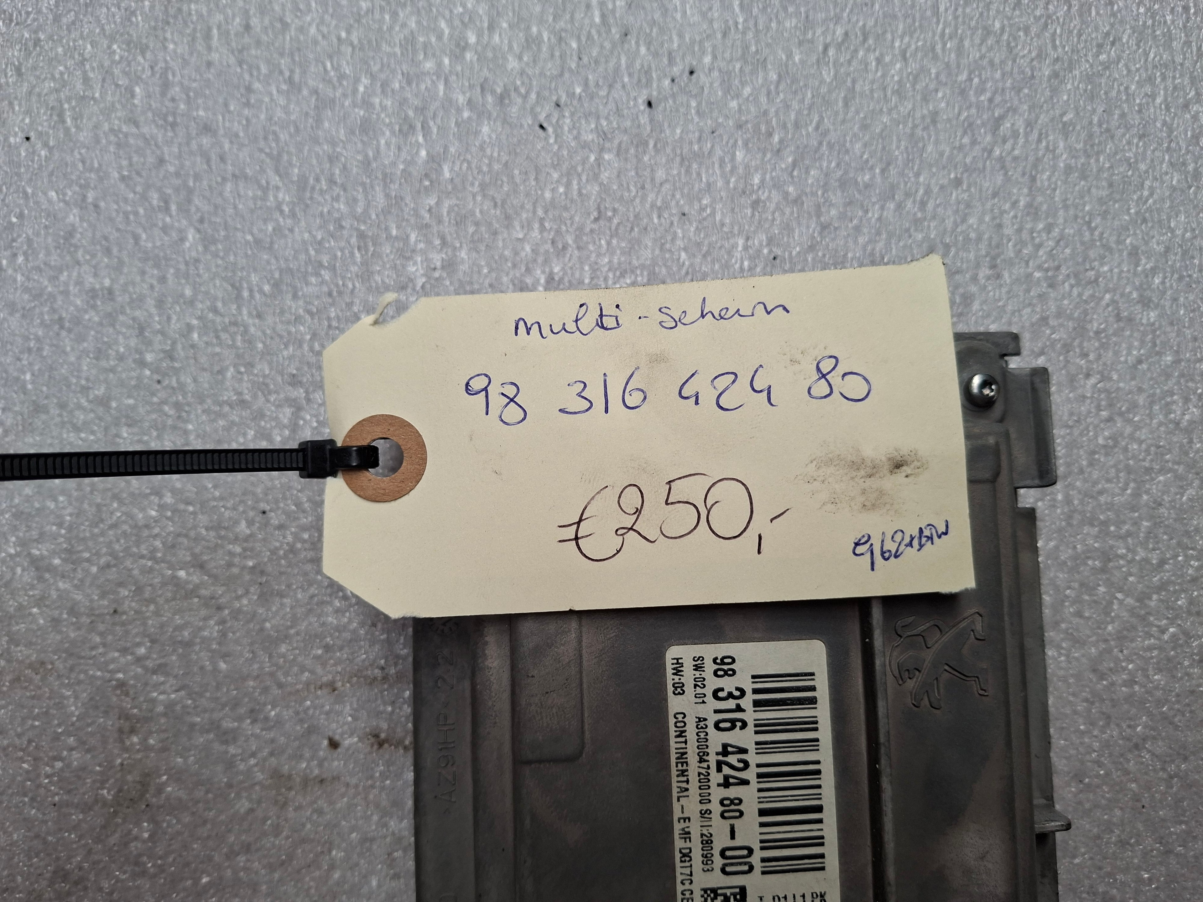 Origineel tweedehands multischerm Peugeot 208 Fase 1 - boordcomputer display - OEM (98 316 424 80)