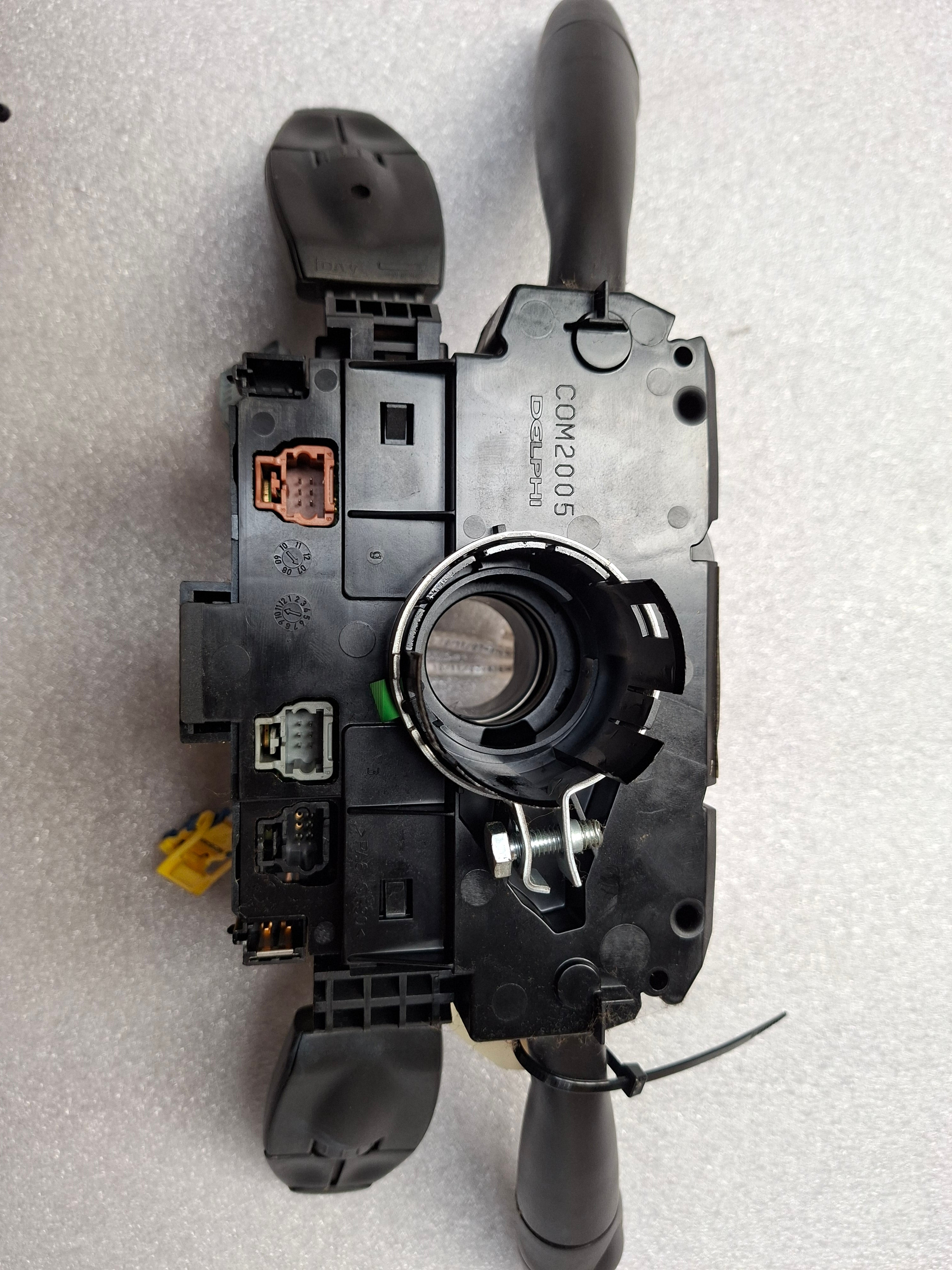 Originele tweedehands stuurschakelaars COM-module Peugeot 308 T7 - richtingaanwijzers en ruitenwissers - OEM (6242 TV / 98 069 978 XT)