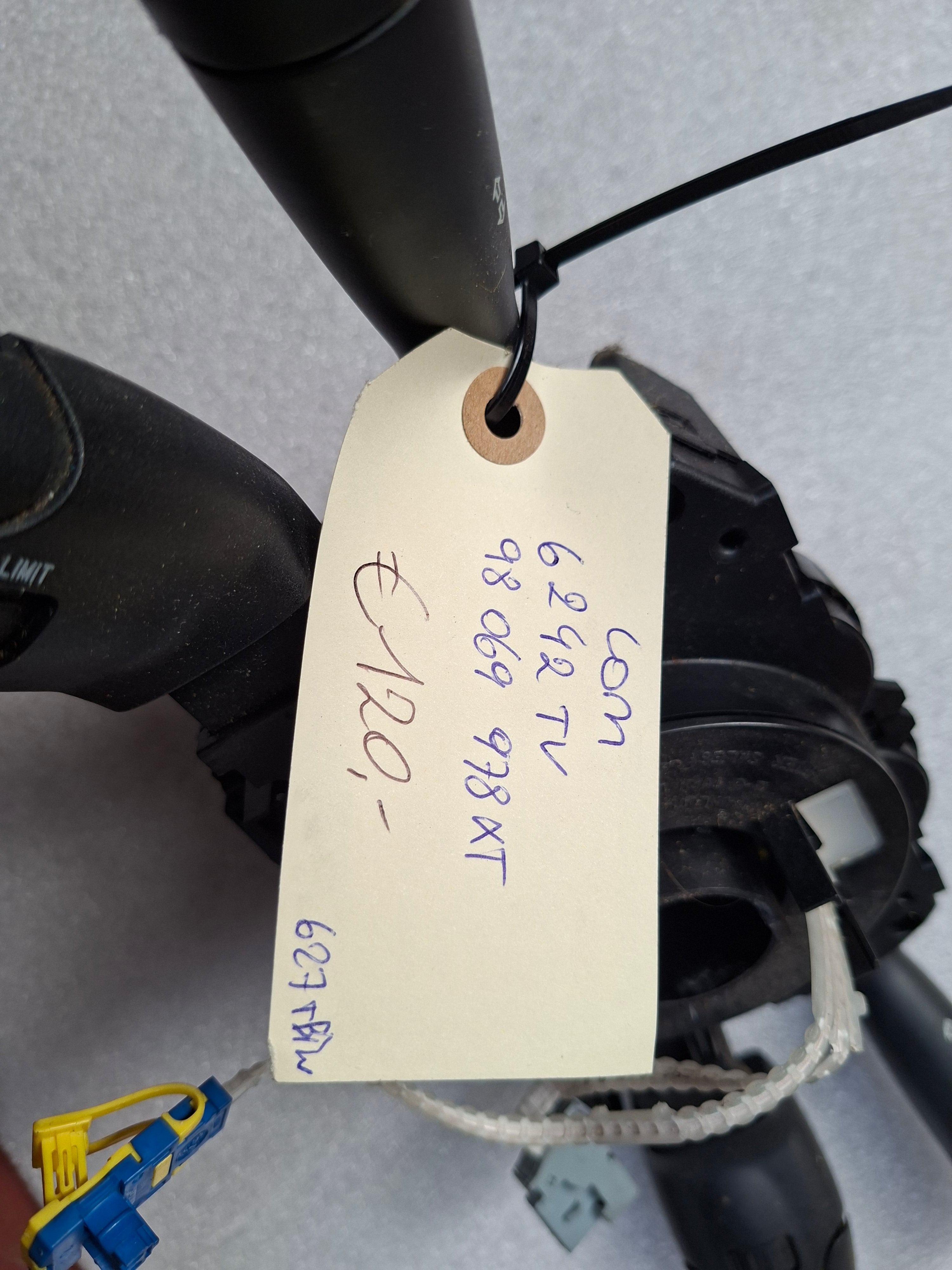 Originele tweedehands stuurschakelaars COM-module Peugeot 308 T7 - richtingaanwijzers en ruitenwissers - OEM (6242 TV / 98 069 978 XT)