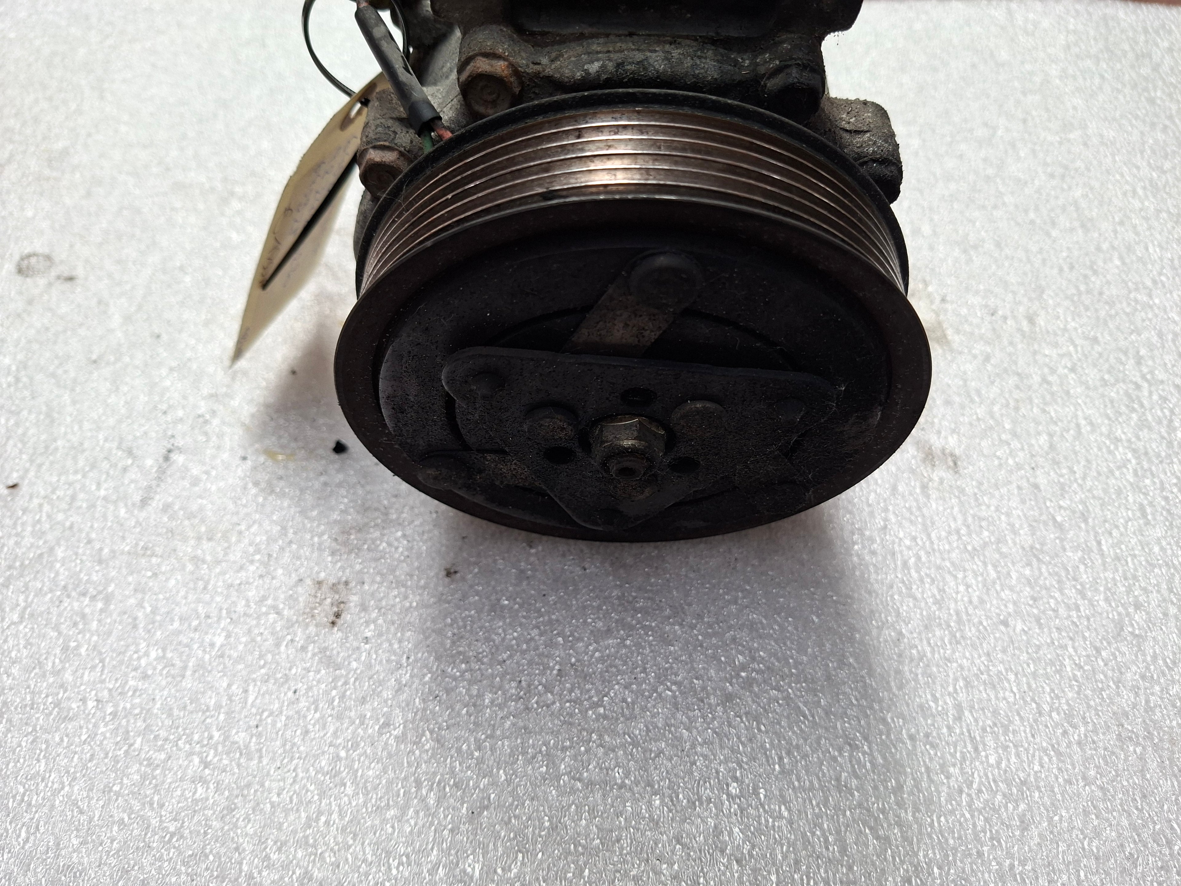 Originele tweedehands aircocompressor Peugeot 308 T7 1.6 HDi - motorcode DV6TED4 - gas R134A - OEM (6453 ZE / 98 242 872 80 / 6453 ZF)