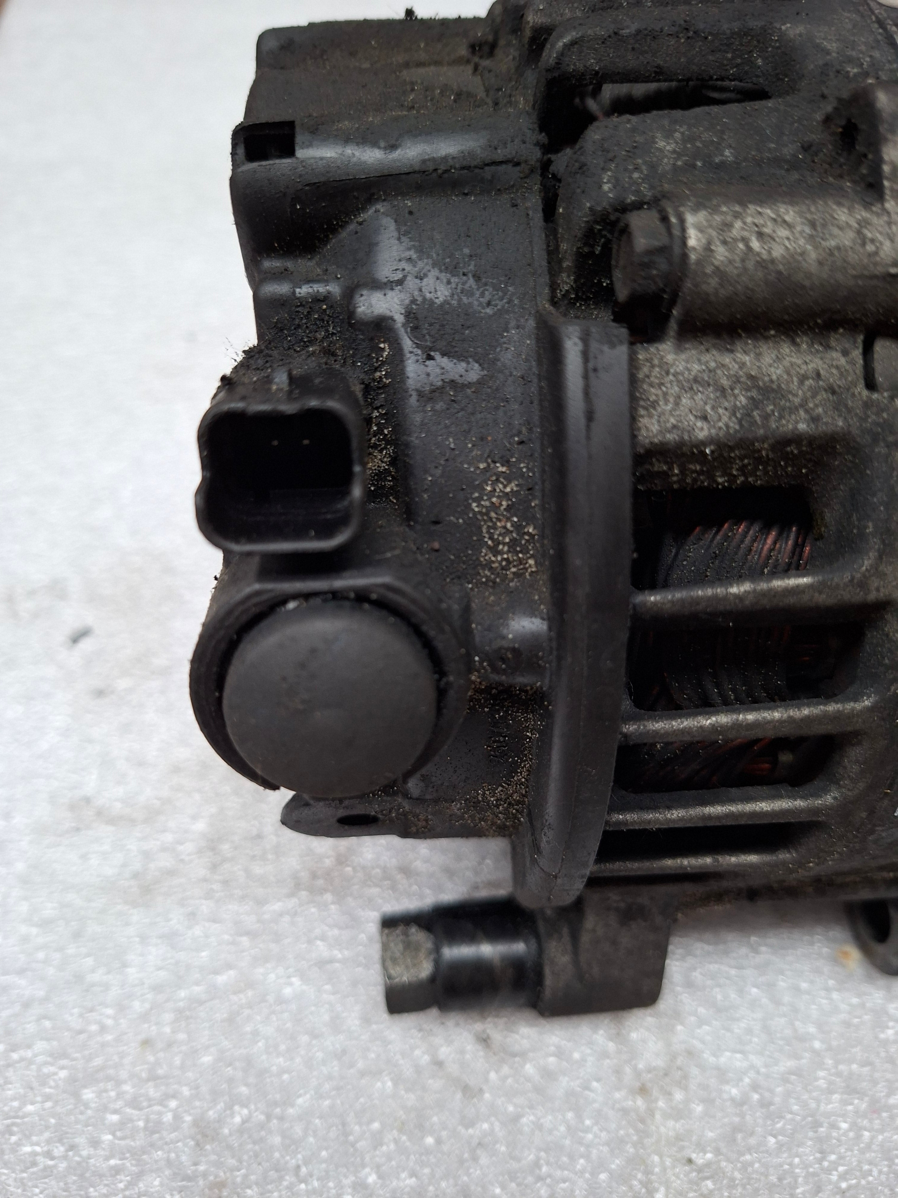 Originele tweedehands alternator Peugeot 308 T7 1.6 HDi - motorcode DV6TED4 - OEM (5705 NH / 16 380 951 80)