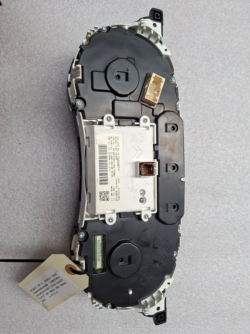 Tweedehands originele kilometerteller van een Peugeot 508 Fase 1 berline, OEM 6103 SW / 98 248 421 80.