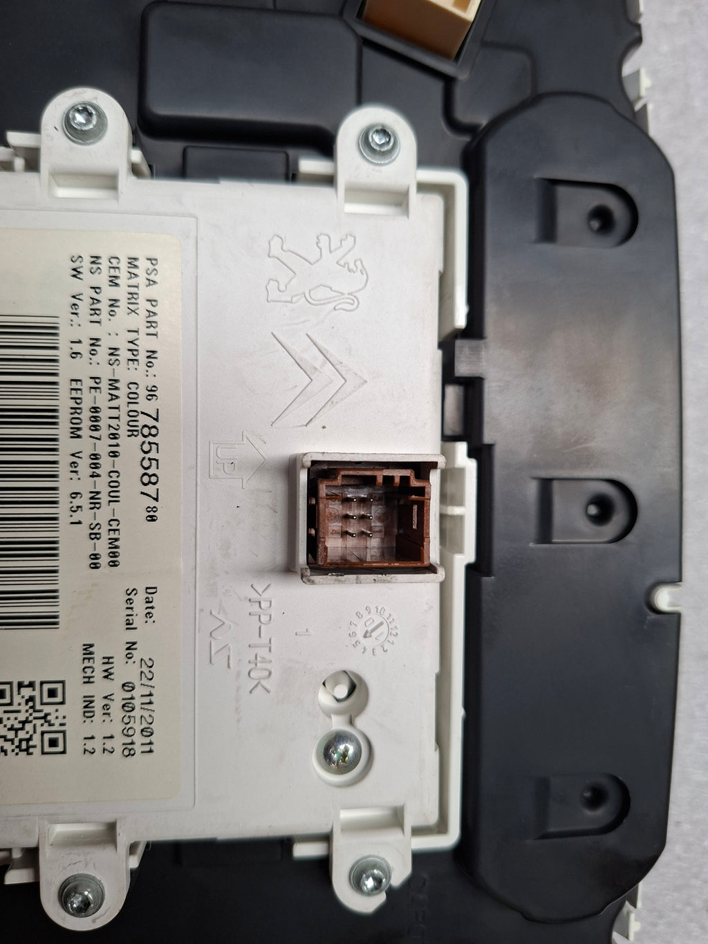 Tweedehands originele kilometerteller van een Peugeot 508 Fase 1 berline, OEM 6103 SW / 98 248 421 80.
