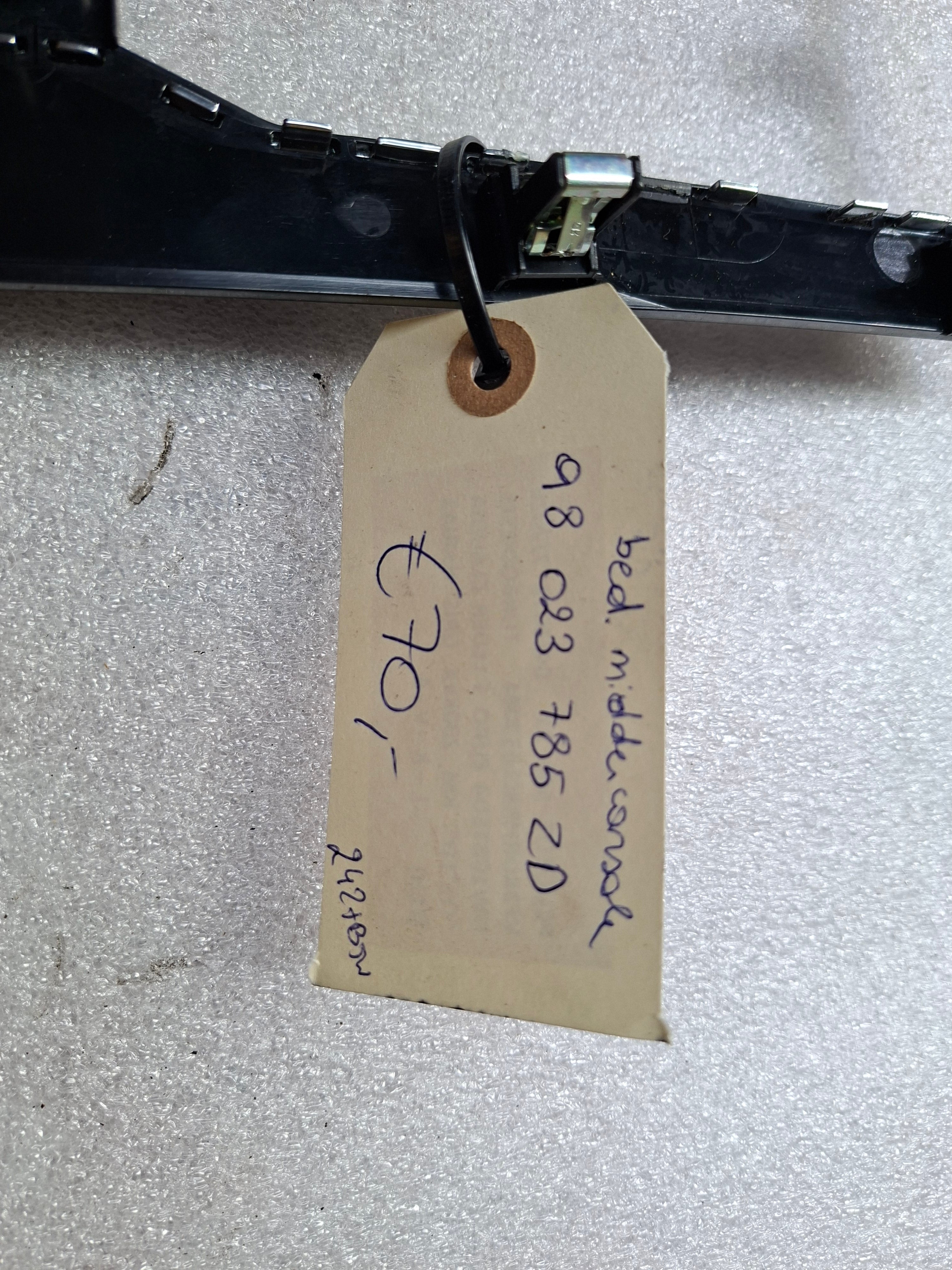 Tweedehands originele bediening van de middenconsole van een Peugeot 508 Fase 1 berline, OEM 98 023 785 ZD.