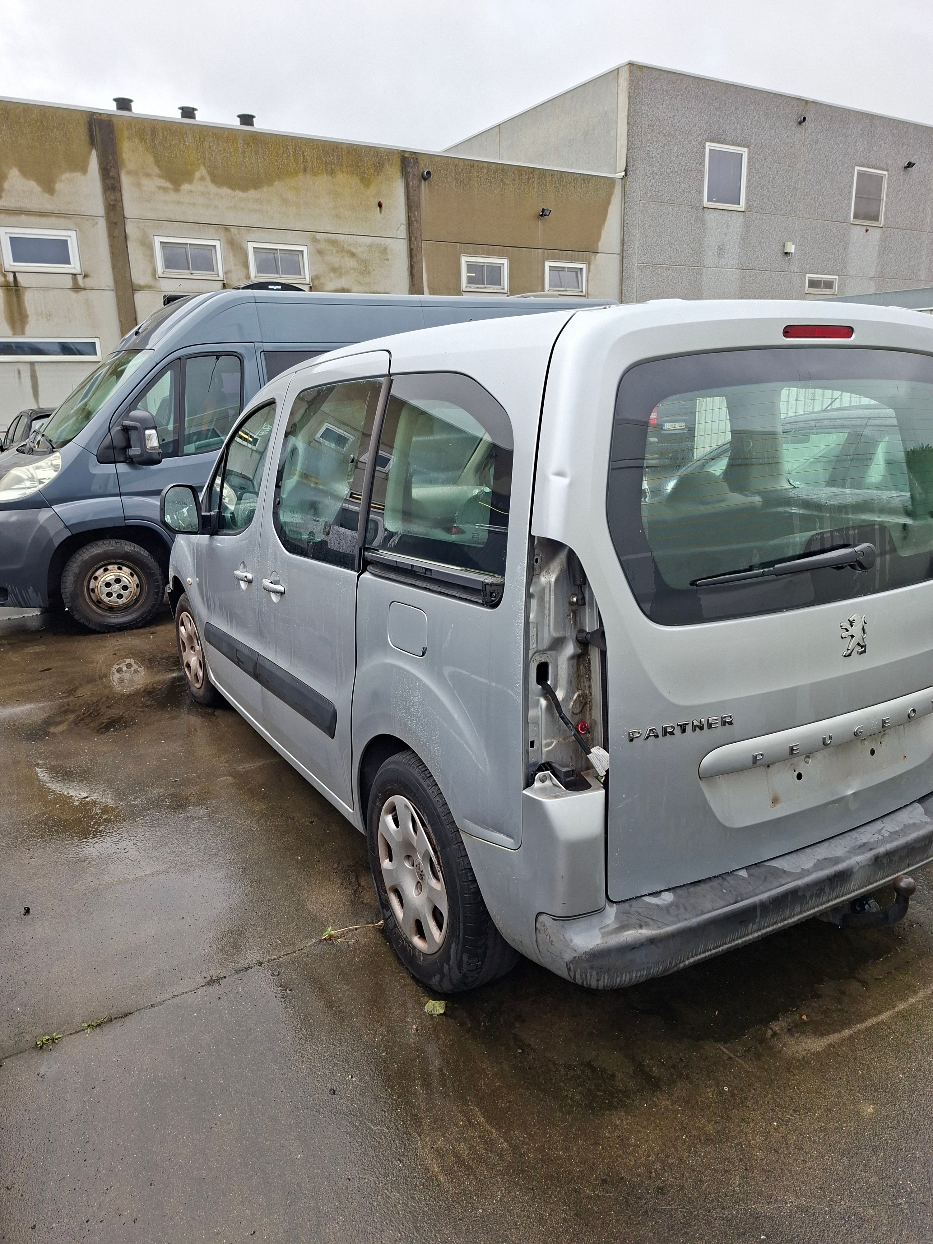 PEUGEOT PARTNER B9