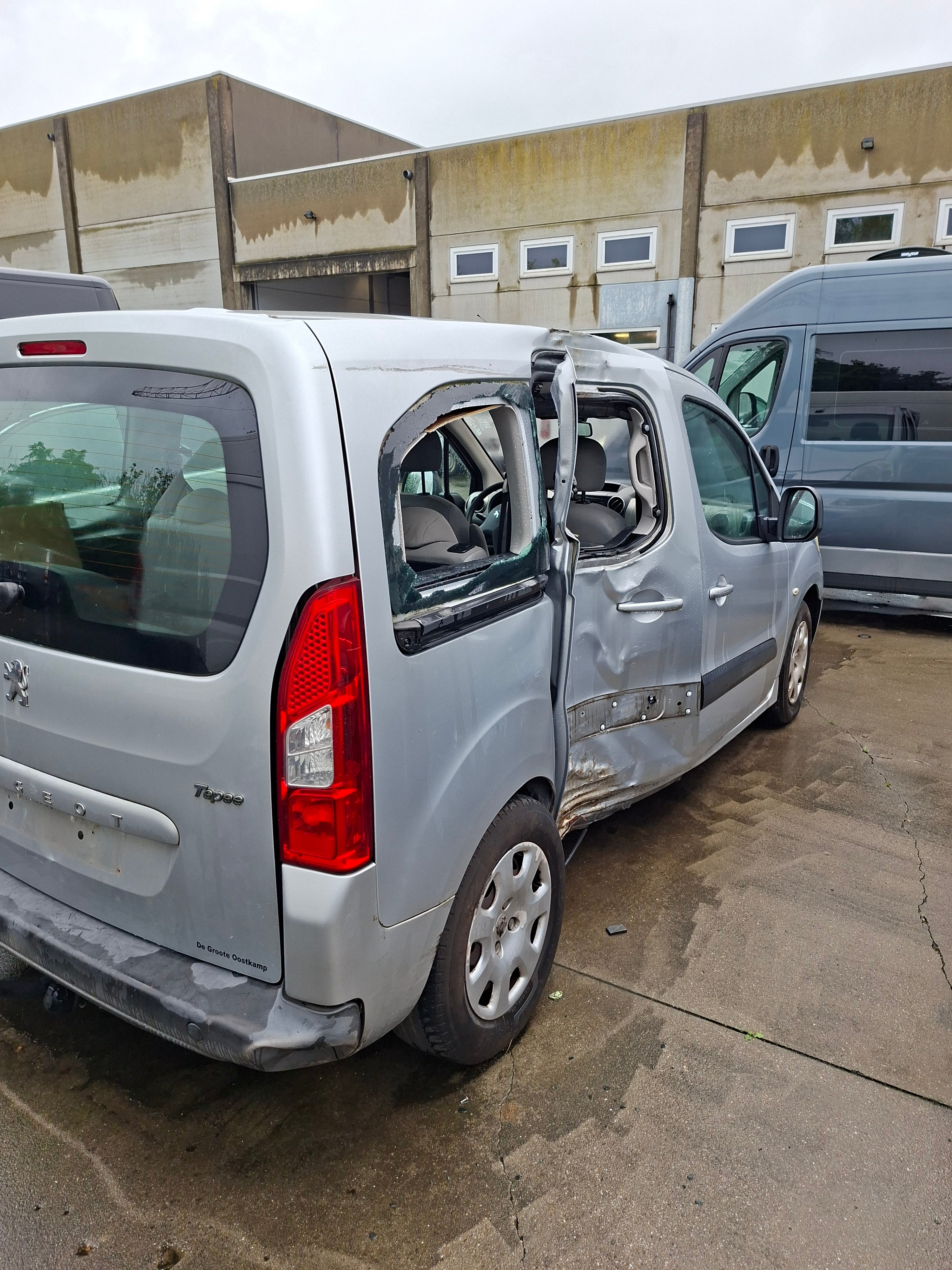 PEUGEOT PARTNER B9