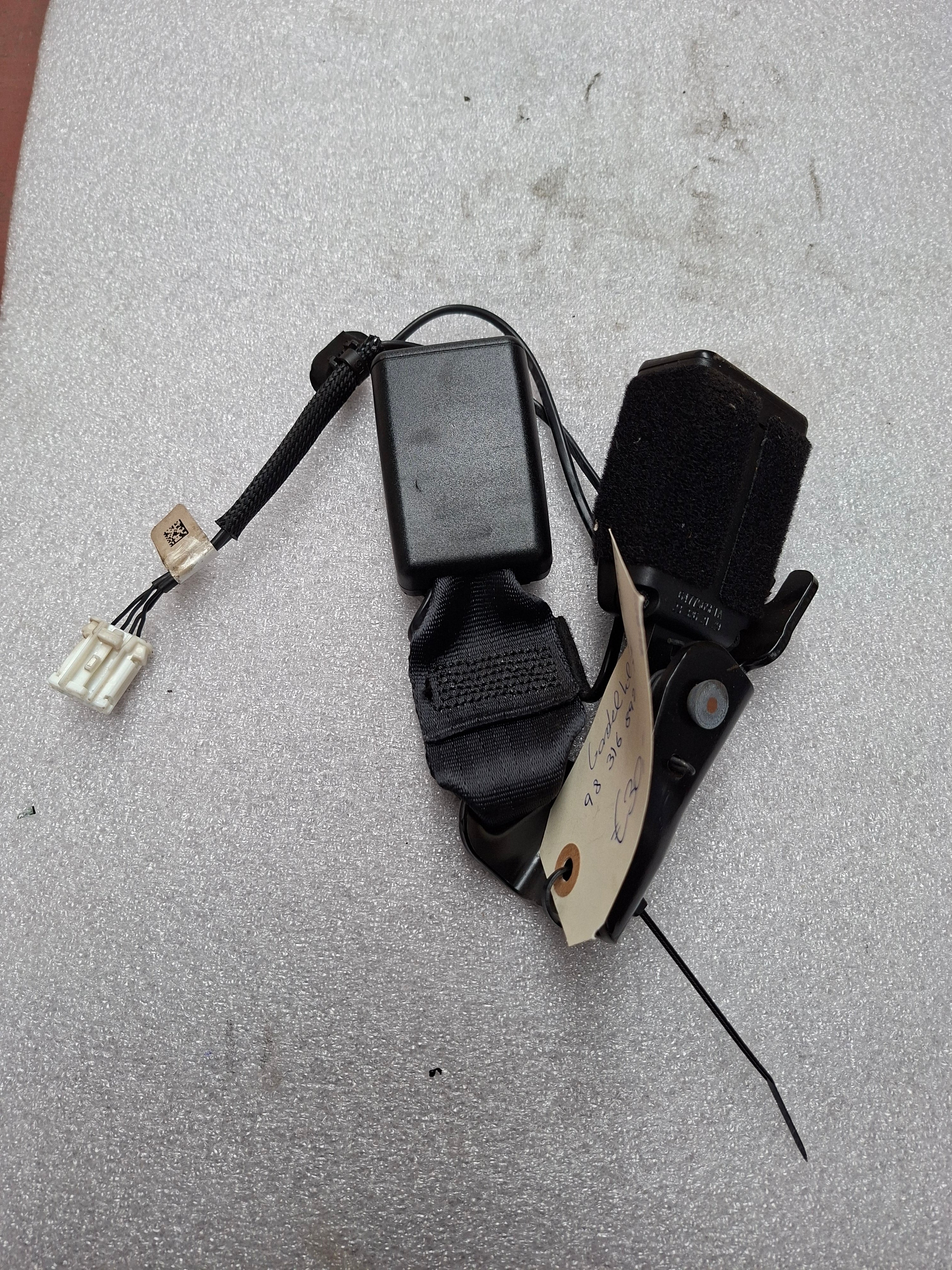 gordelklikker rechtsachter en midden achter Peugeot 508 R8 - OEM 98 316 892 XT