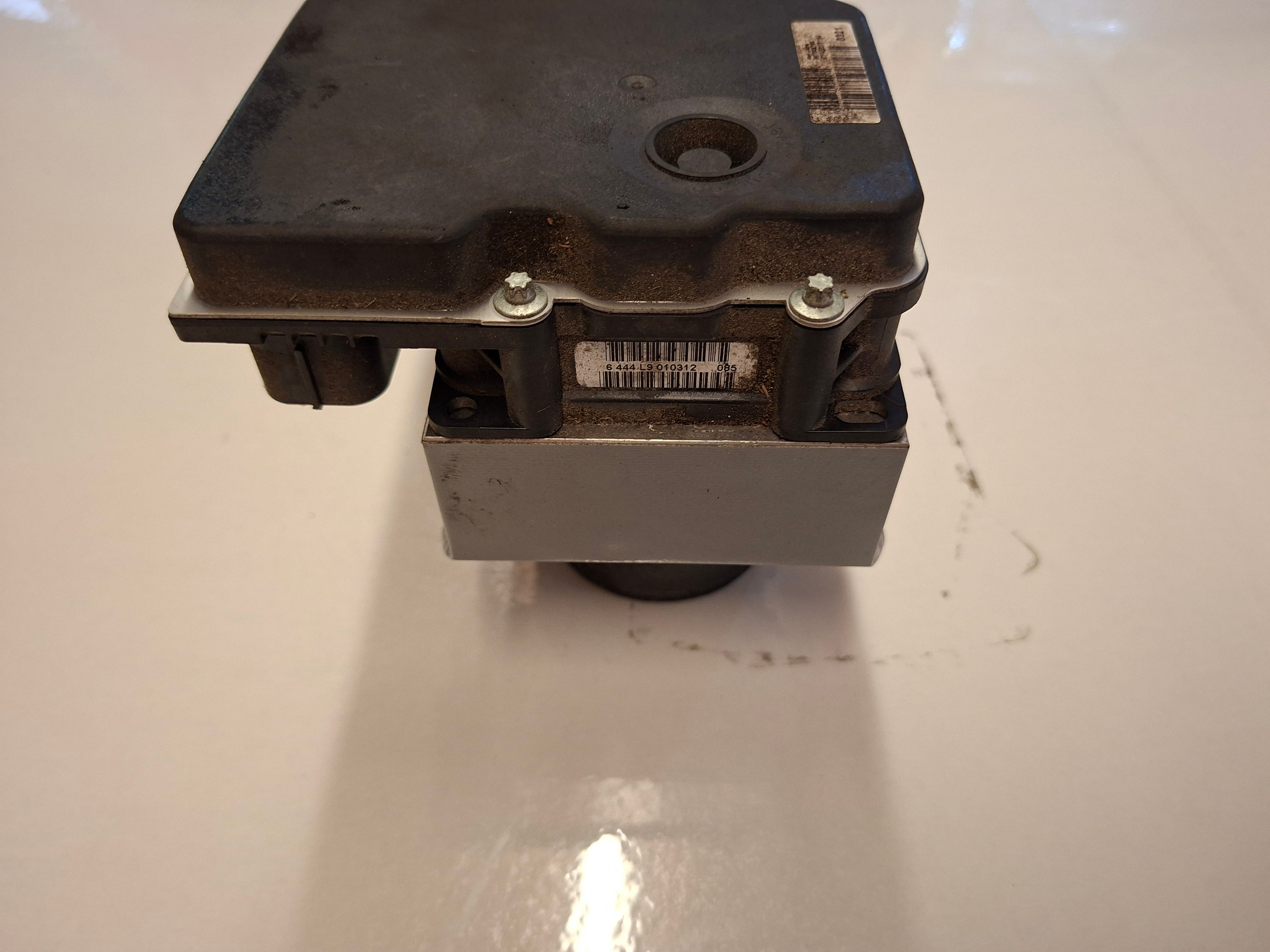 Origineel tweedehands ABS-blok van een Peugeot 508 Fase 1 berline, OEM 16 065 280 80 / 16 112 412 80