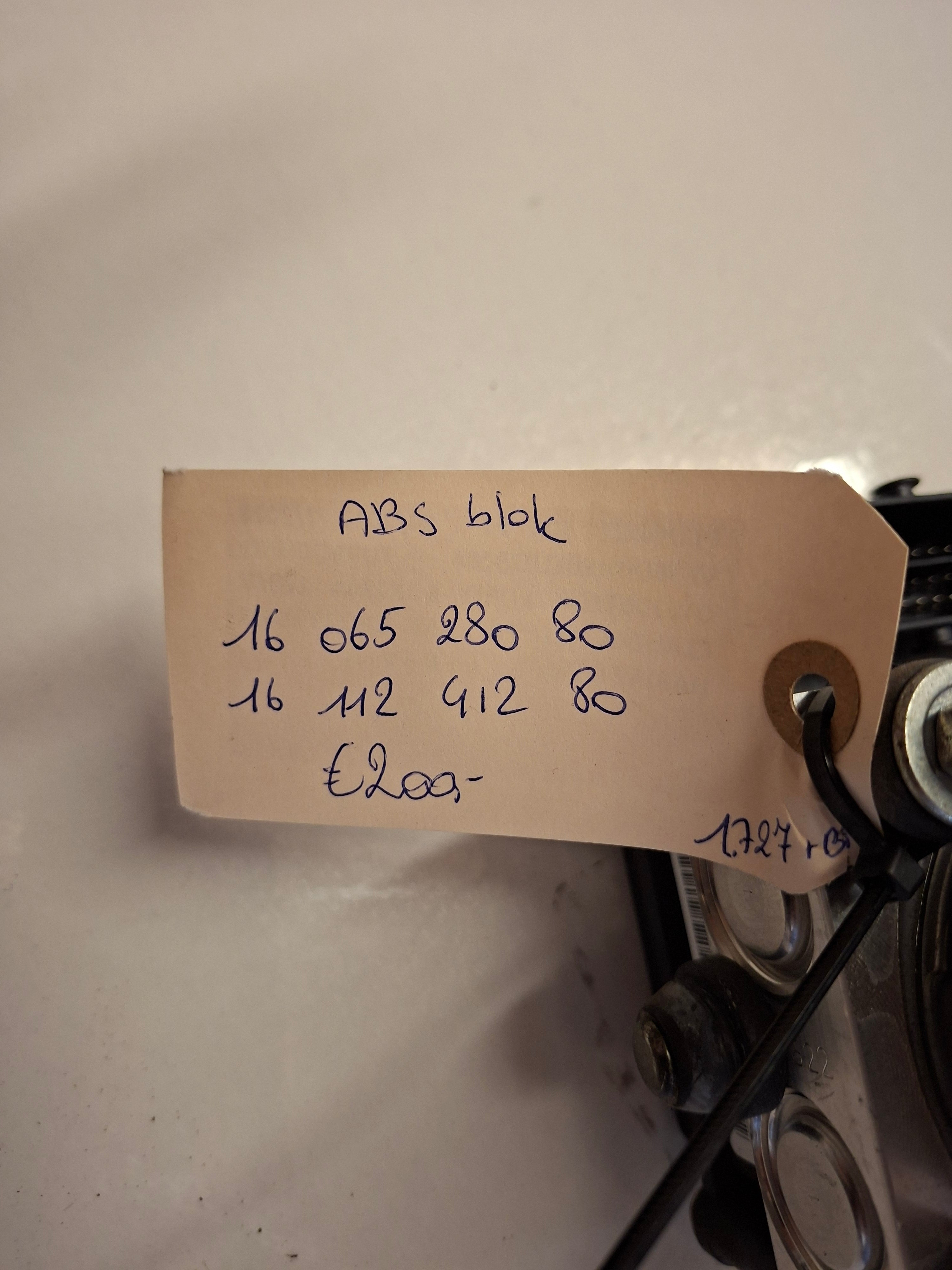 Origineel tweedehands ABS-blok van een Peugeot 508 Fase 1 berline, OEM 16 065 280 80 / 16 112 412 80