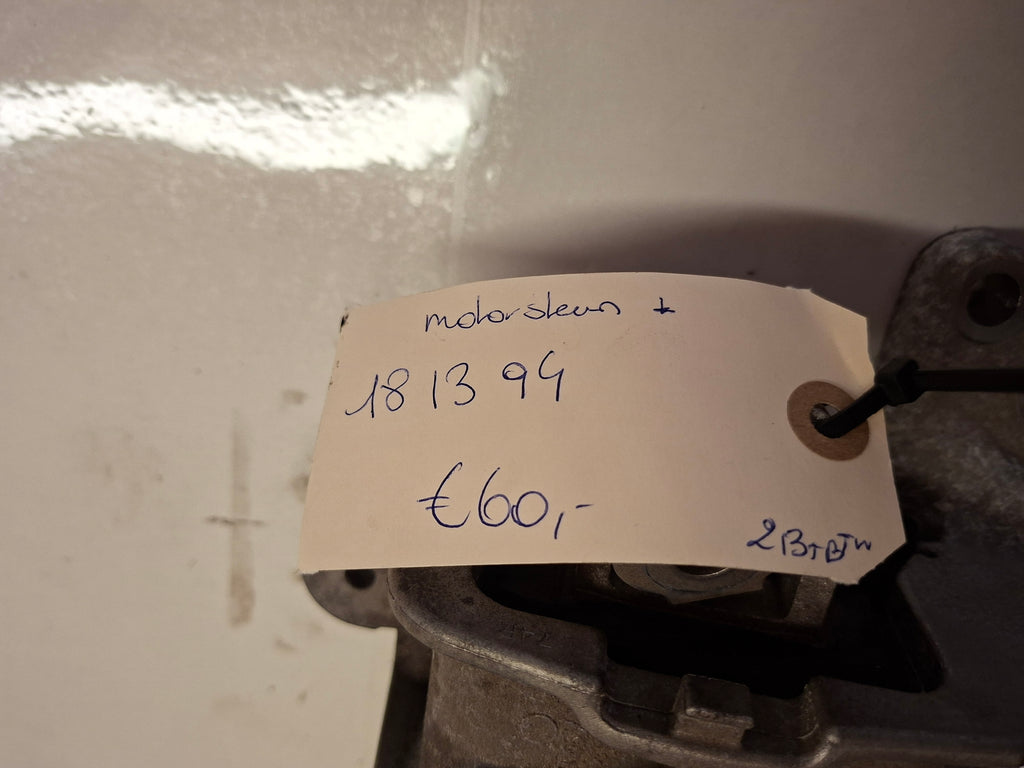 Originele tweedehands motorsteun van een Peugeot 508 Fase 1 berline met 2.0 HDi motor (DW10BTED4), OEM 1813 94