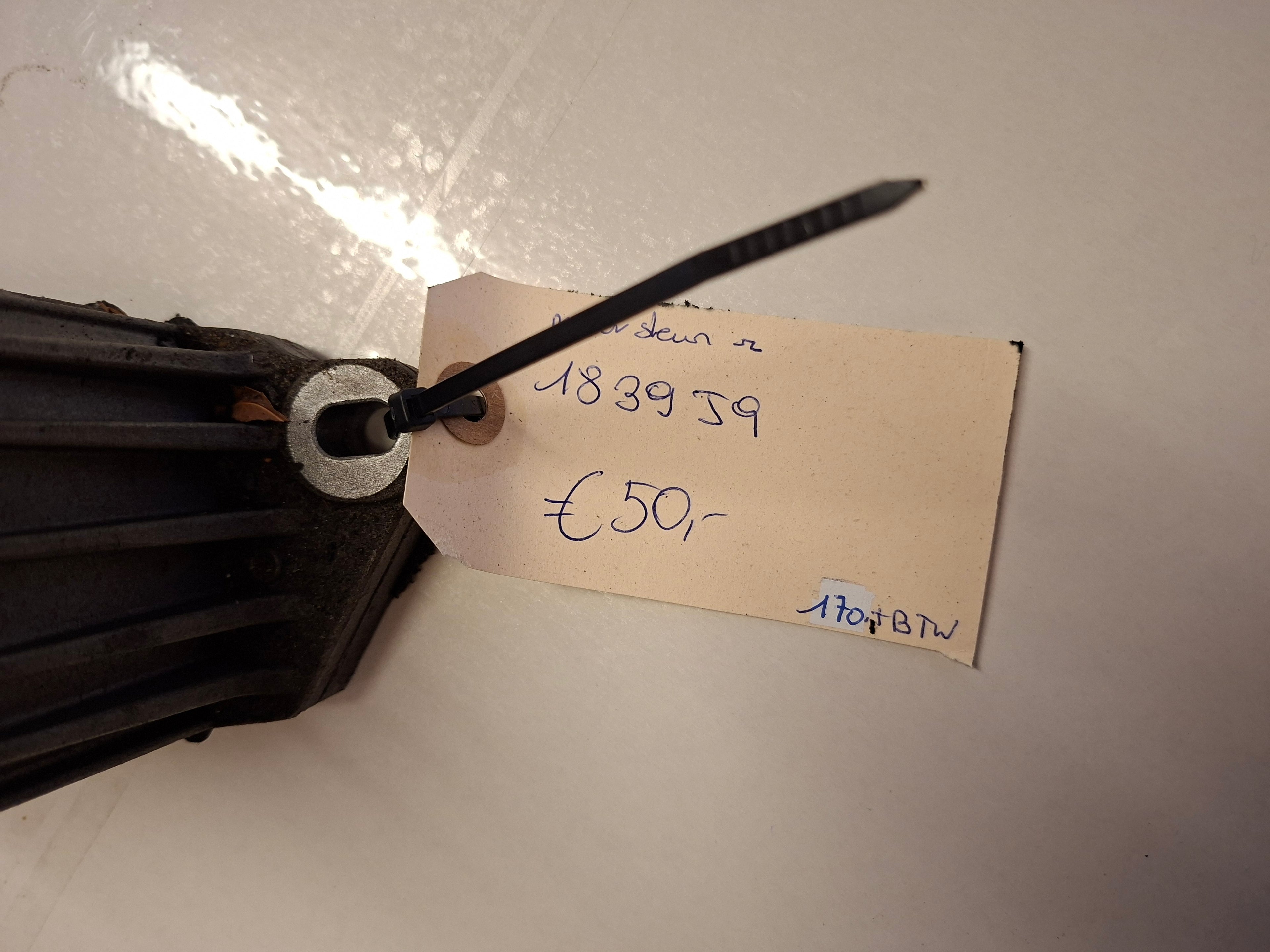 Originele tweedehands motorsteun van een Peugeot 508 Fase 1 berline met 2.0 HDi motor (DW10BTED4), OEM 1839 J9