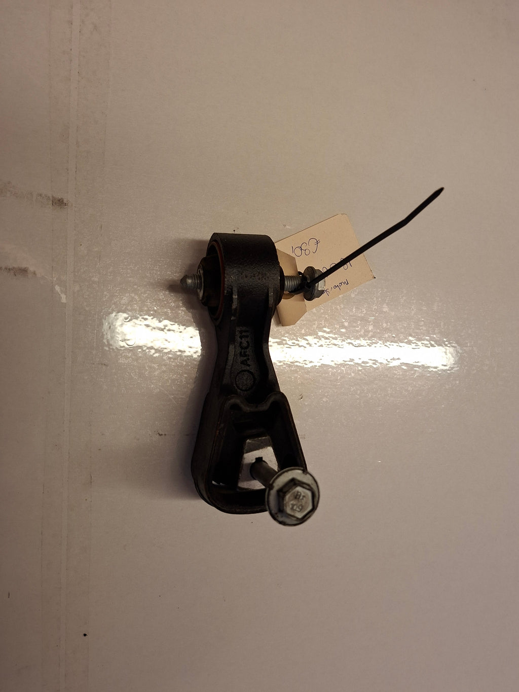 Originele tweedehands motorsteun van een Peugeot 508 Fase 1 berline met 2.0 HDi motor (DW10BTED4), OEM 1806 74