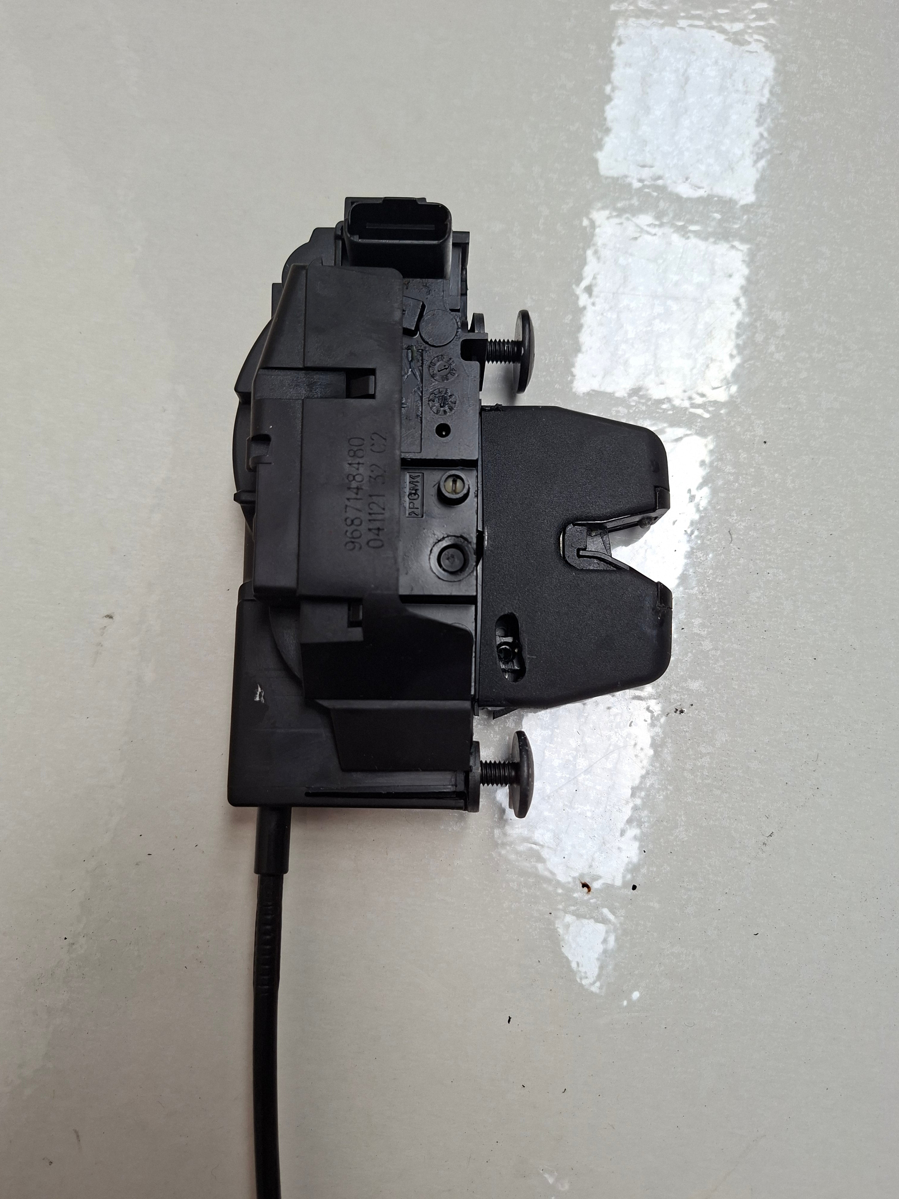 Origineel tweedehands kofferslot van een Peugeot 508 R8 (Fase 2) berline, OEM 8719 H4 / 8731 X3