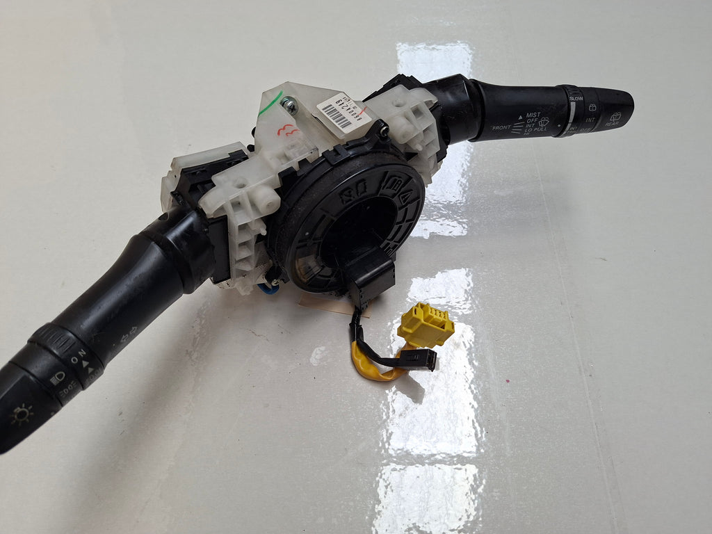 Originele tweedehands COM2000 schakelmodule van een Peugeot 4007 2.2 HDi 4x4 (2009), OEM 6242 AH / 16 591 181 80
