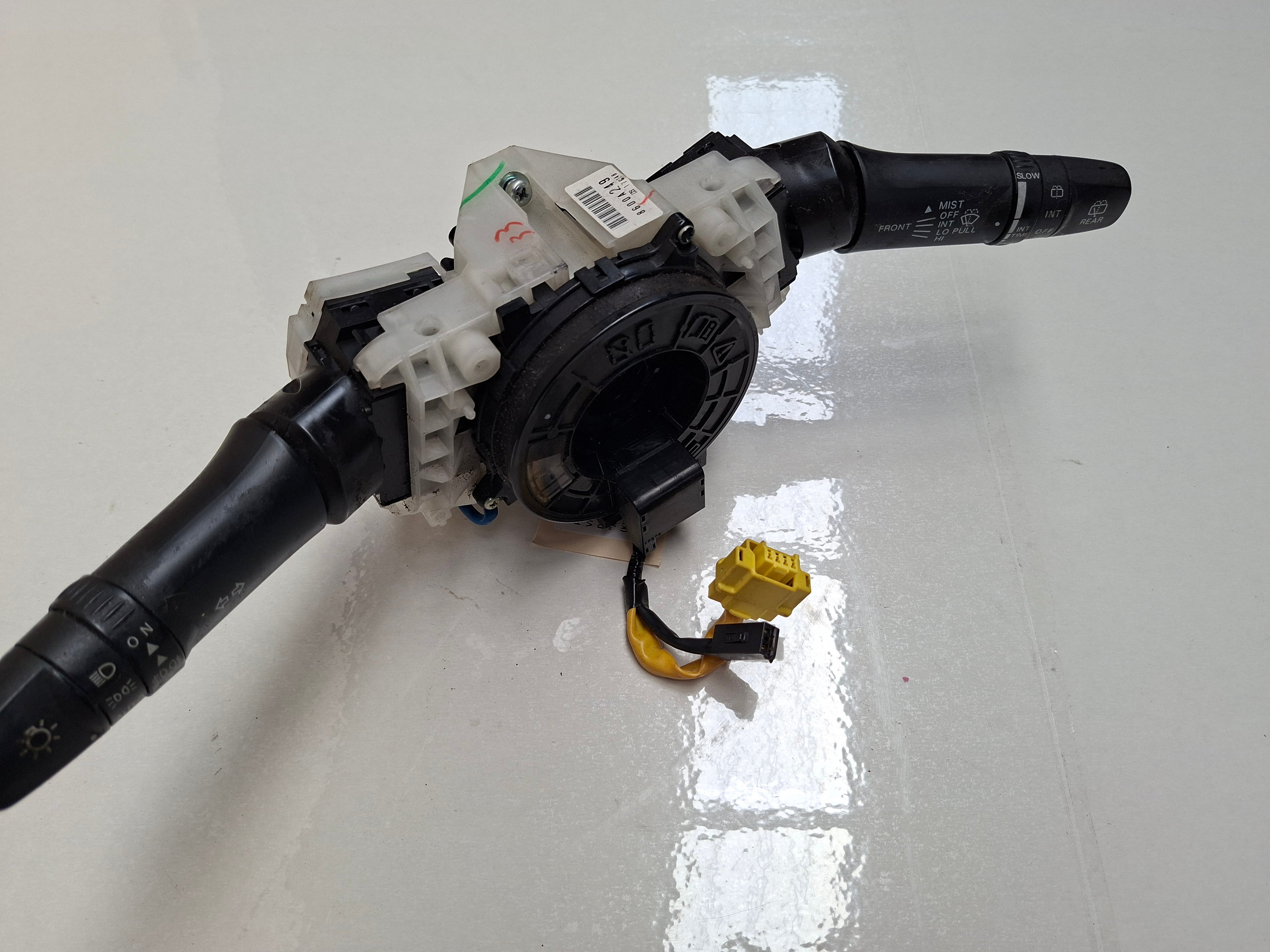 Originele tweedehands COM2000 schakelmodule van een Peugeot 4007 2.2 HDi 4x4 (2009), OEM 6242 AH / 16 591 181 80