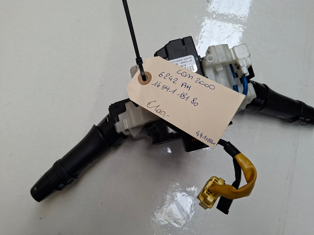Originele tweedehands COM2000 schakelmodule van een Peugeot 4007 2.2 HDi 4x4 (2009), OEM 6242 AH / 16 591 181 80
