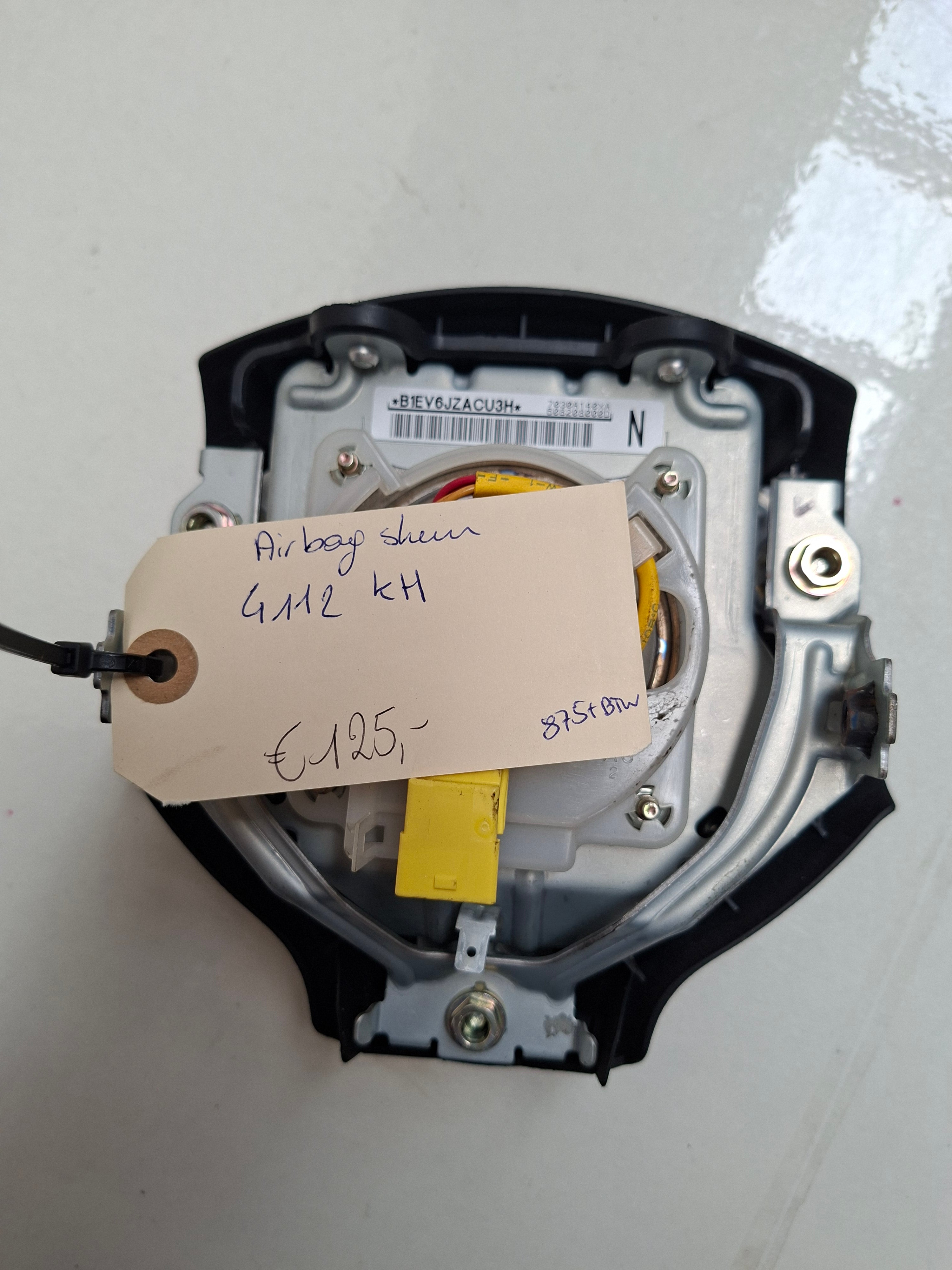 Originele tweedehands stuurairbag van een Peugeot 4007 2.2 HDi 4x4 (2009), OEM 4112 KH