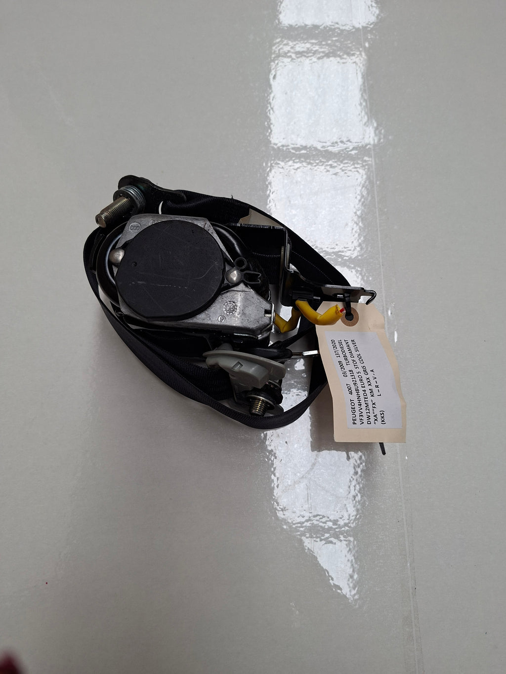 Originele tweedehands veiligheidsgordel rechts voor (passagierszijde) van een Peugeot 4007 2.2 HDi 4x4 (2009), OEM 8975 G7 / 8976 S7