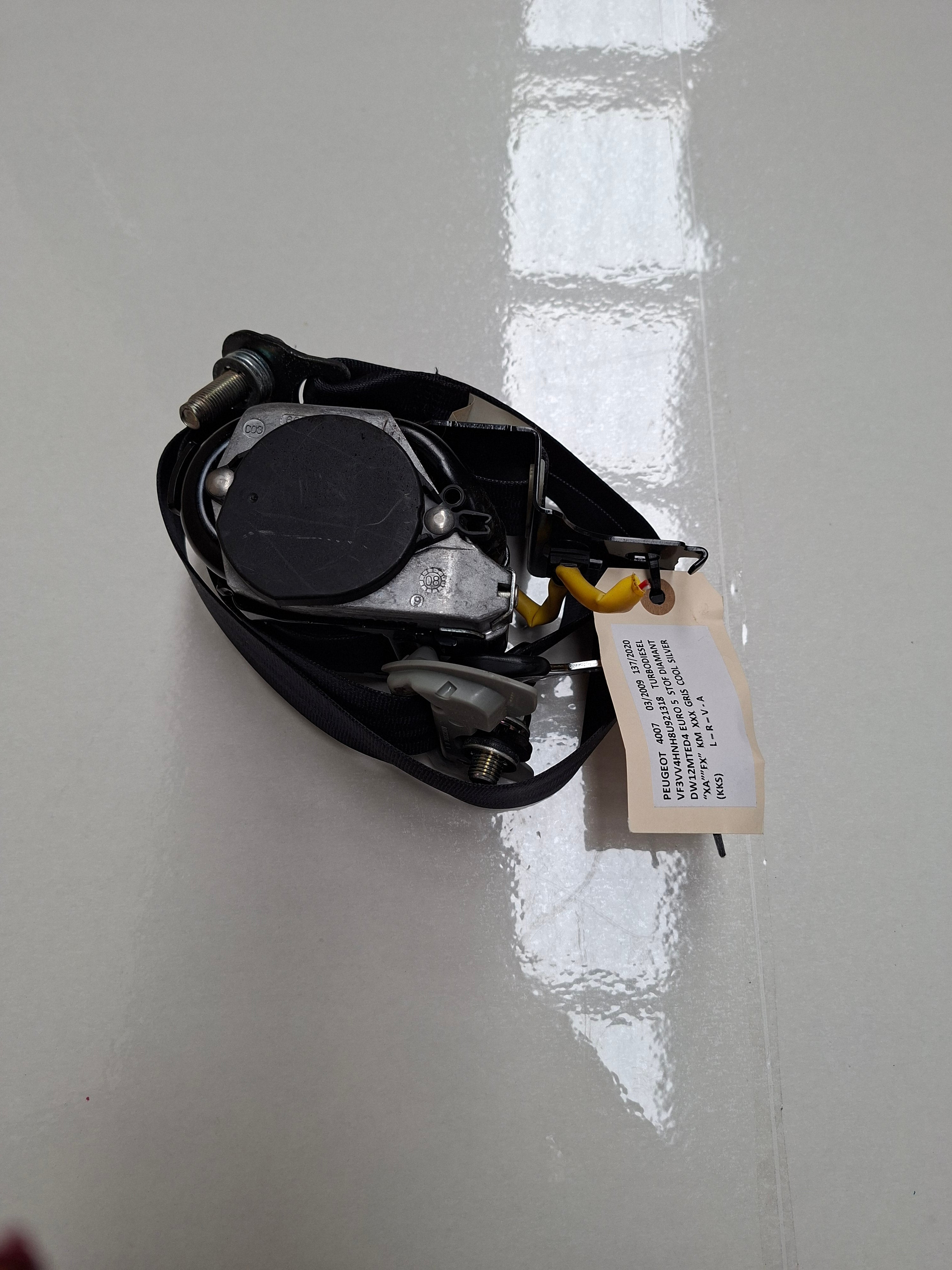 Originele tweedehands veiligheidsgordel rechts voor (passagierszijde) van een Peugeot 4007 2.2 HDi 4x4 (2009), OEM 8975 G7 / 8976 S7