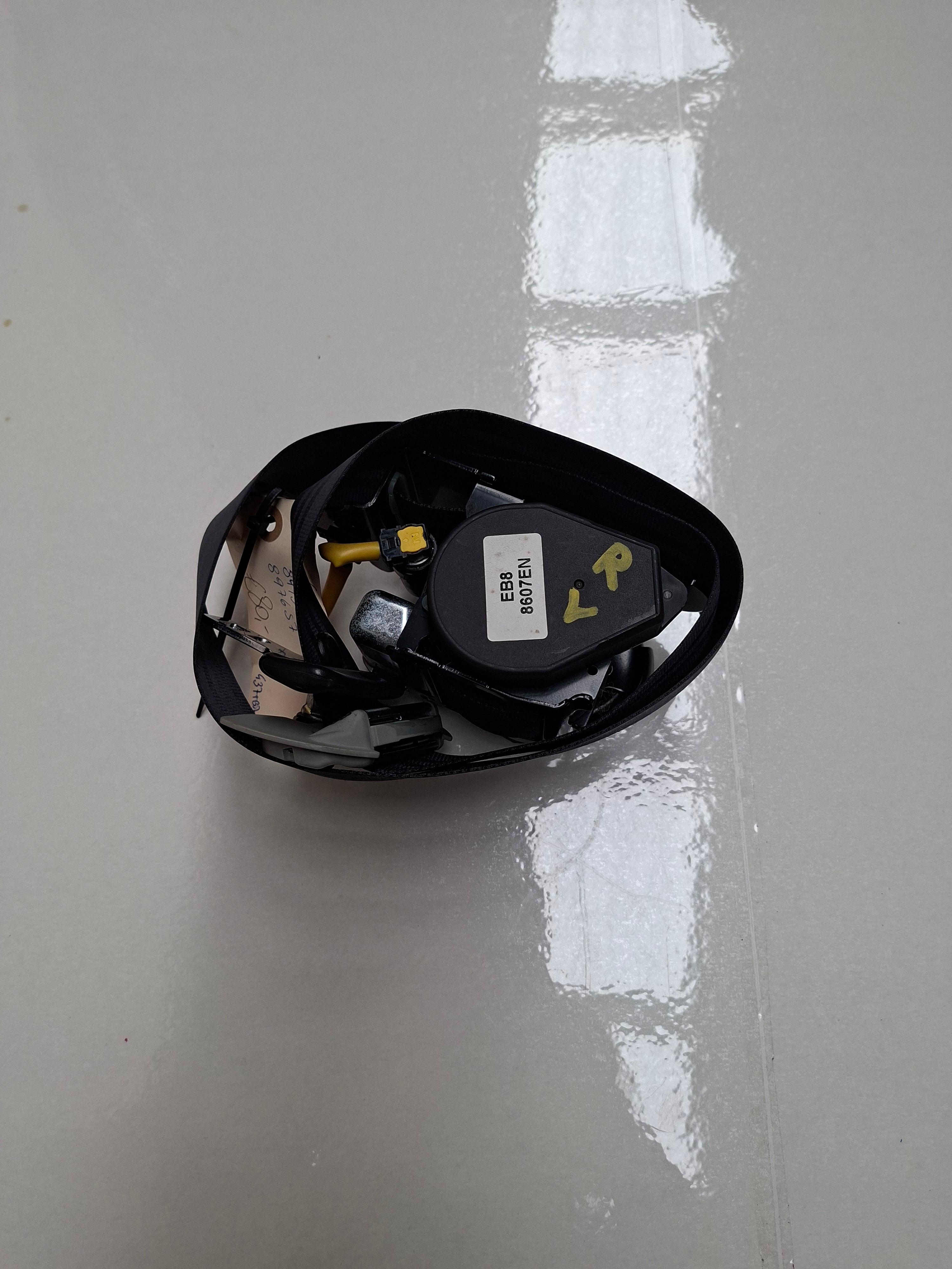 Originele tweedehands veiligheidsgordel rechts voor (passagierszijde) van een Peugeot 4007 2.2 HDi 4x4 (2009), OEM 8975 G7 / 8976 S7