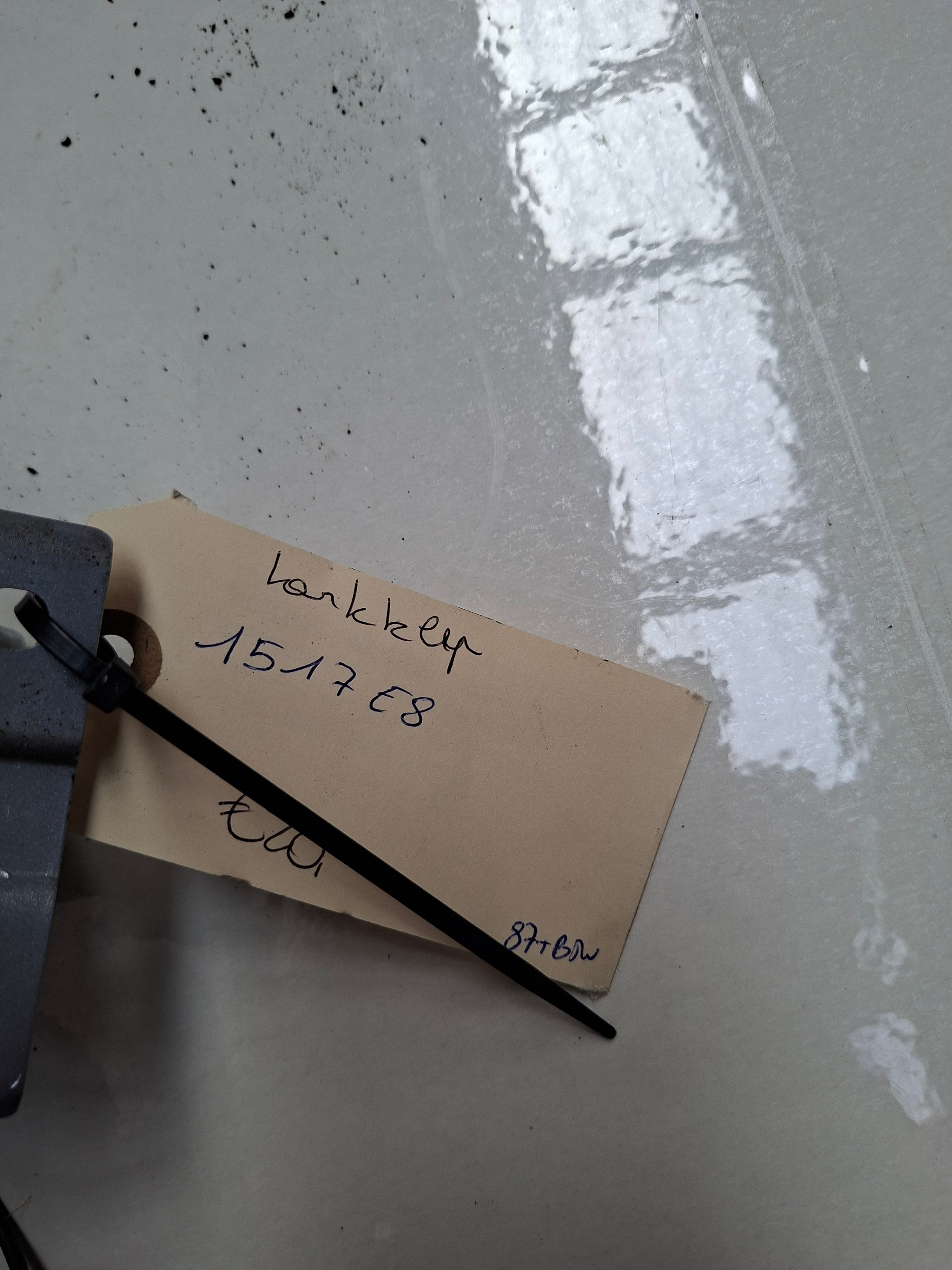 Originele tweedehands tankklep van een Peugeot 4007 2.2 HDi 4x4 (2009), OEM 1517 E8