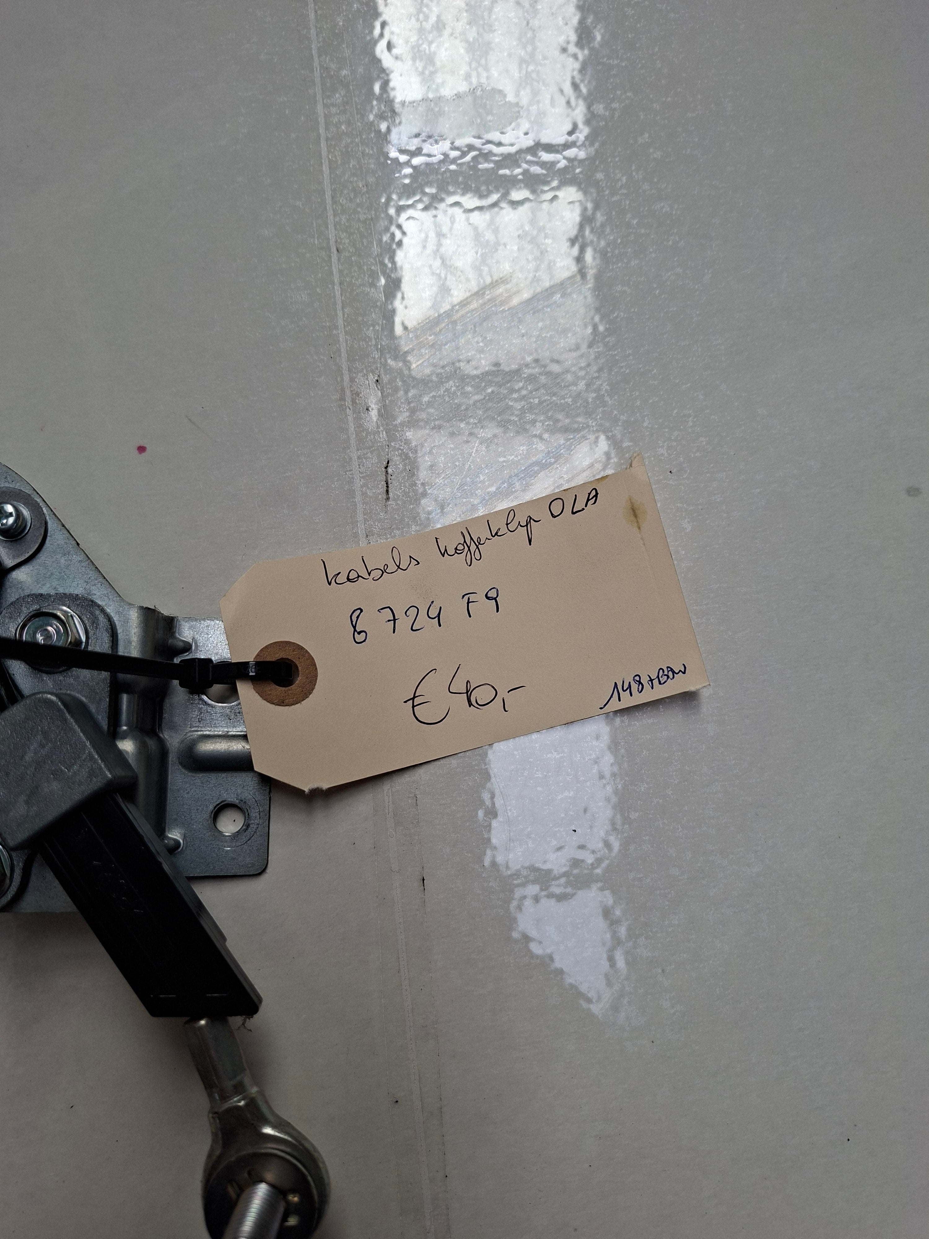 Originele kabel achterklep Peugeot 4007 – OEM 8724 F9