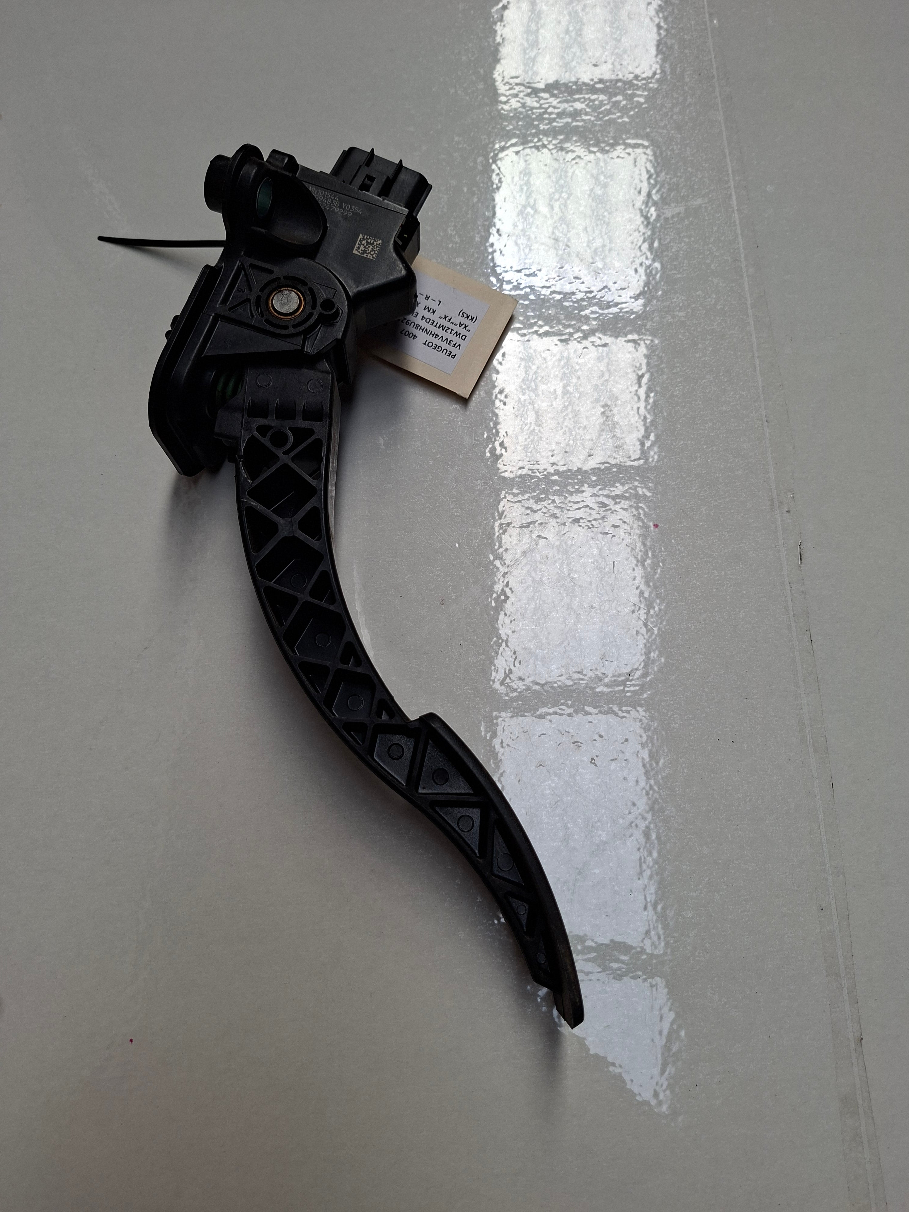 Origineel tweedehands gaspedaal van een Peugeot 4007 2.2 HDi 4x4 (2009), OEM 1601 X4 / 1601 CL