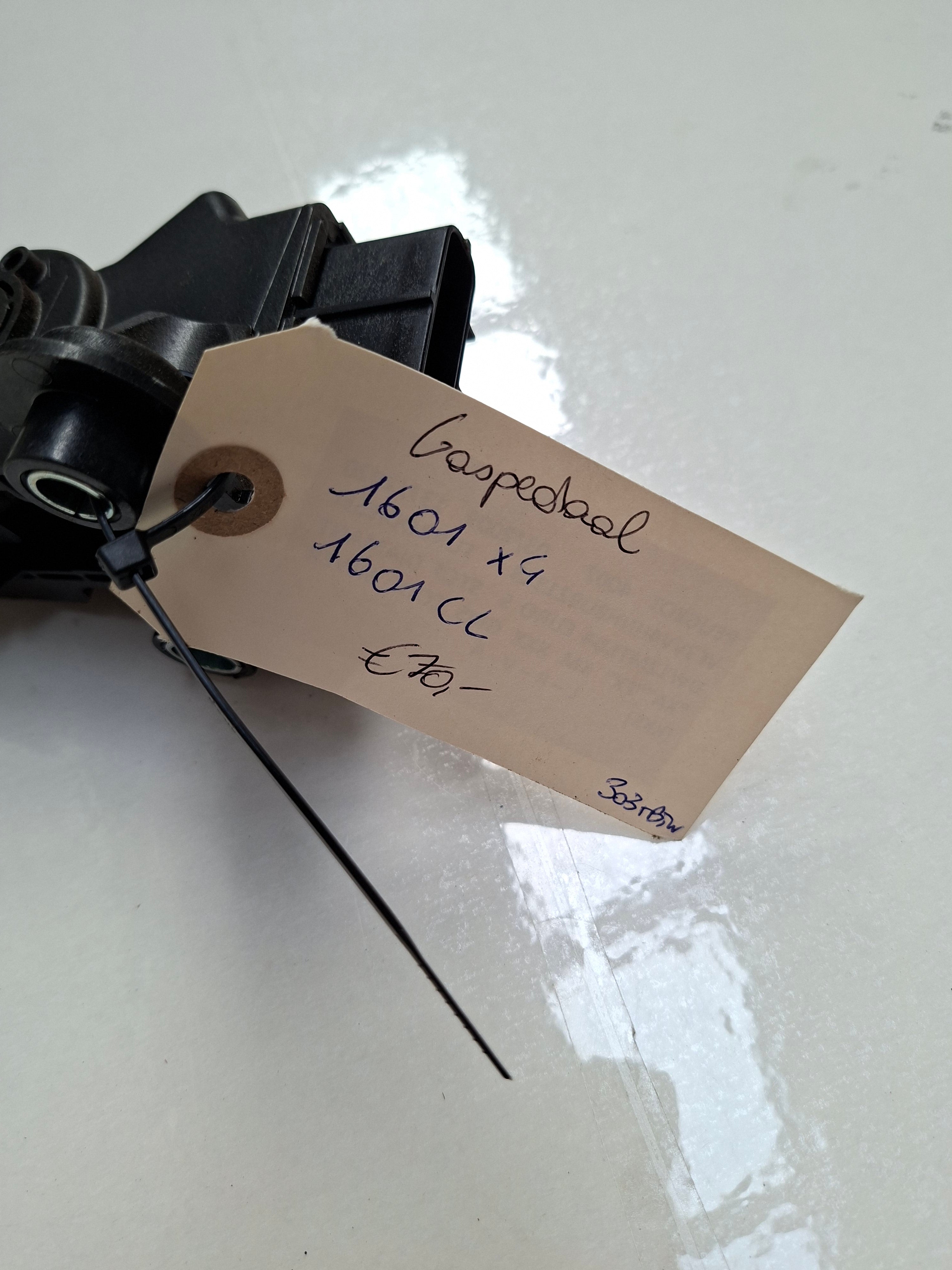 Origineel tweedehands gaspedaal van een Peugeot 4007 2.2 HDi 4x4 (2009), OEM 1601 X4 / 1601 CL
