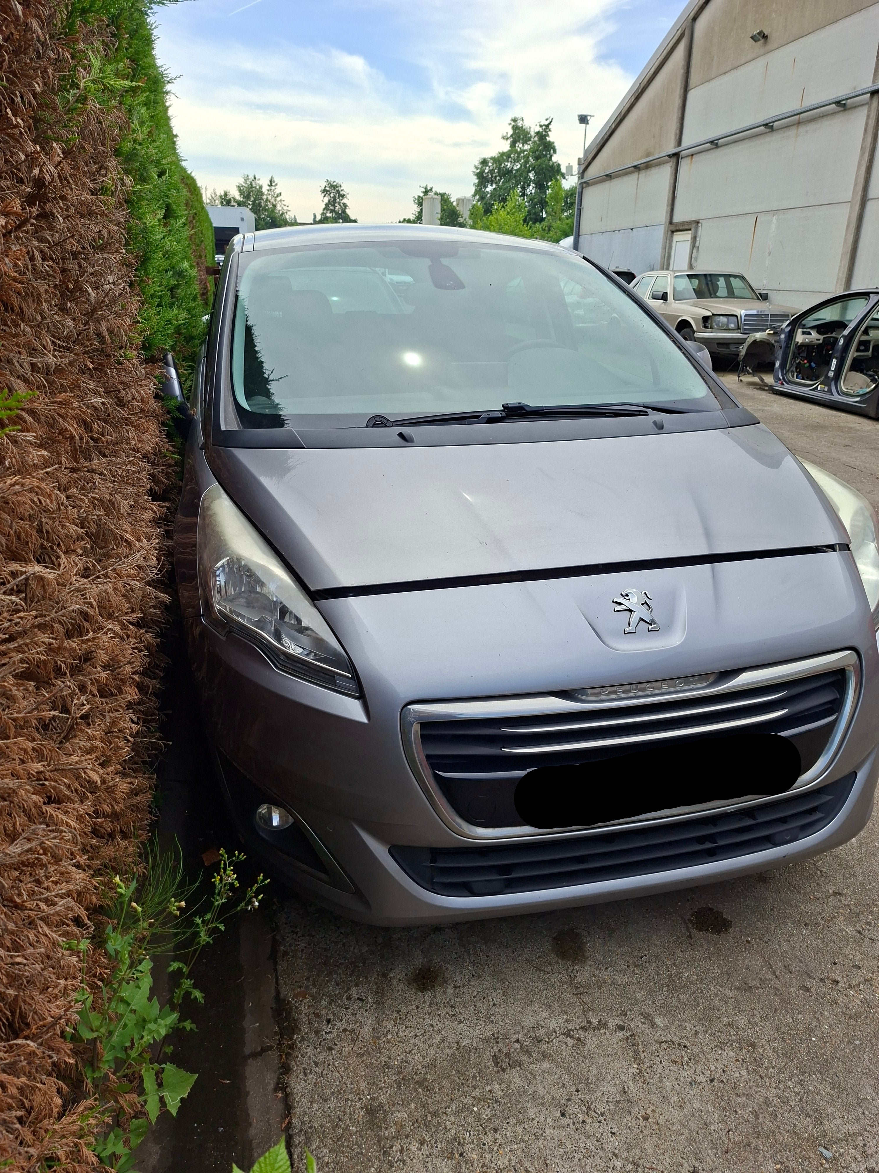 Peugeot 5008 T87