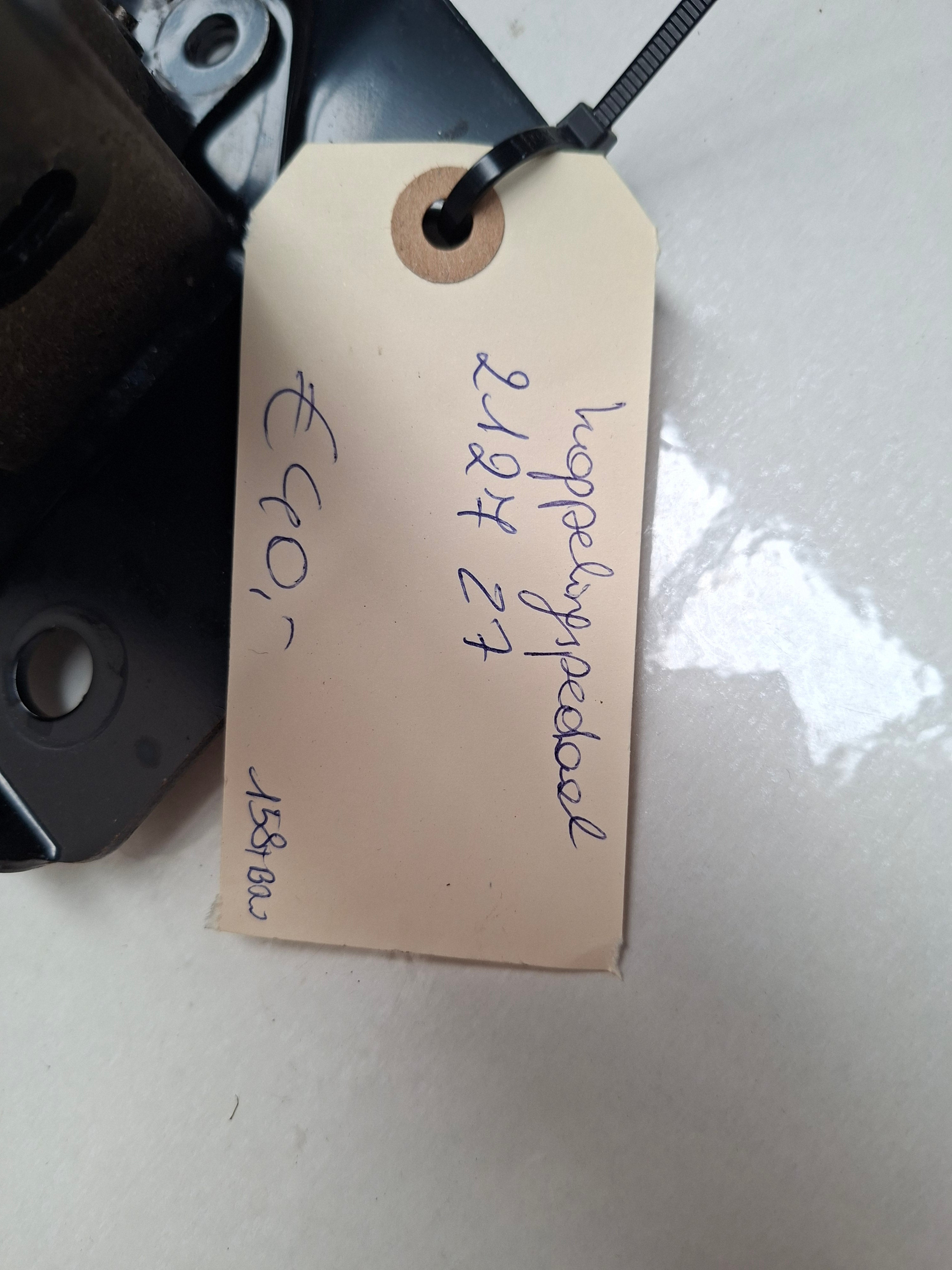 Origineel koppelingspedaal van een Peugeot 4007 (OEM 2127 Z7), bouwjaar 2009