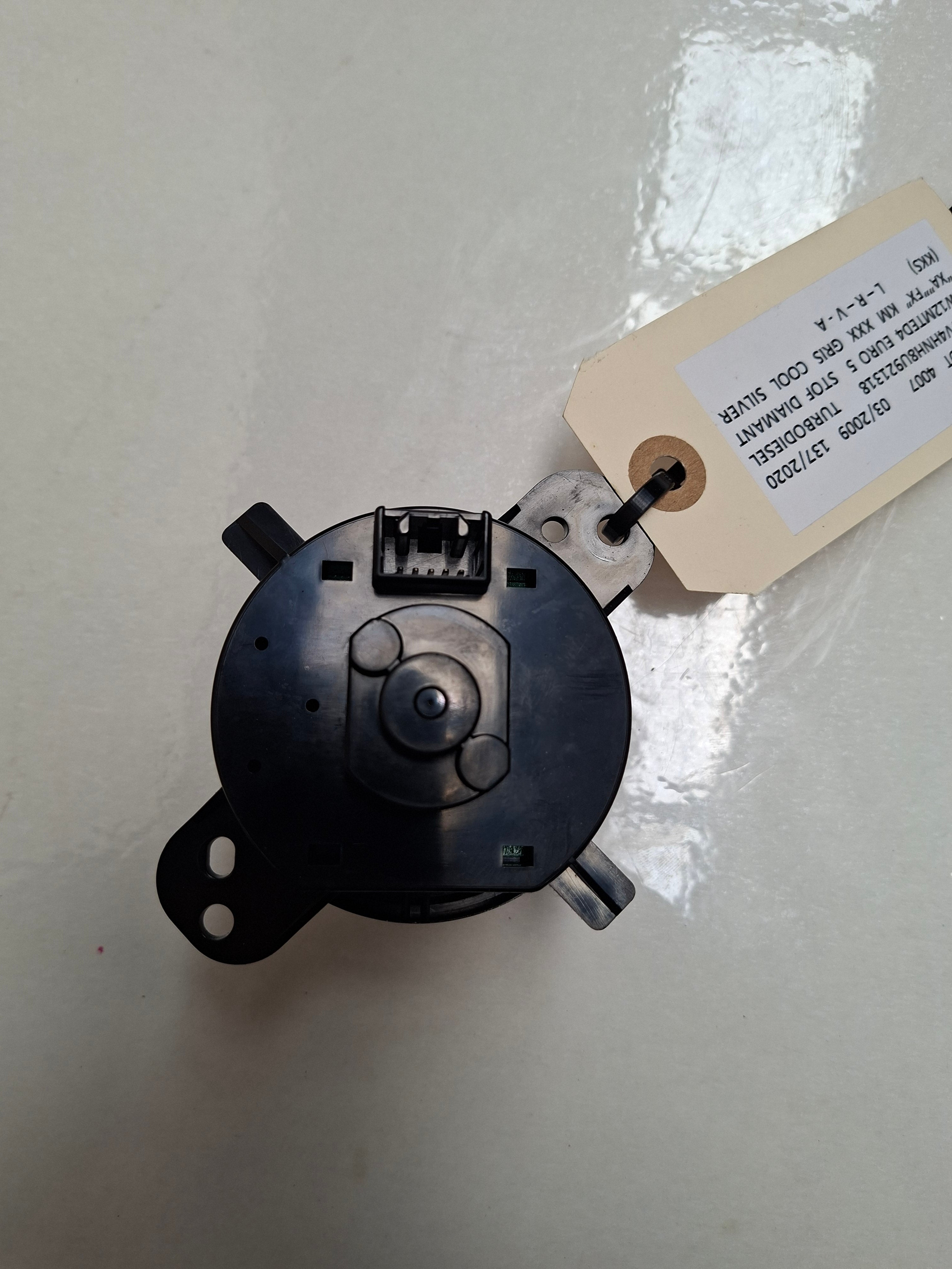 Originele bediening automatische transmissie van een Peugeot 4007 (OEM 6490 06), bouwjaar 2009