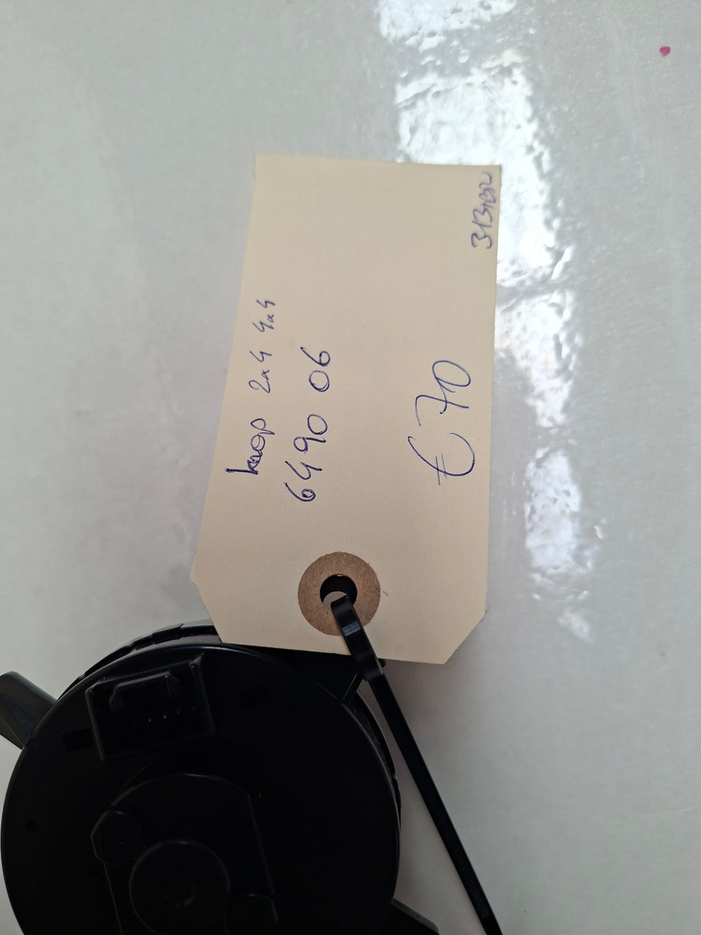 Originele bediening automatische transmissie van een Peugeot 4007 (OEM 6490 06), bouwjaar 2009