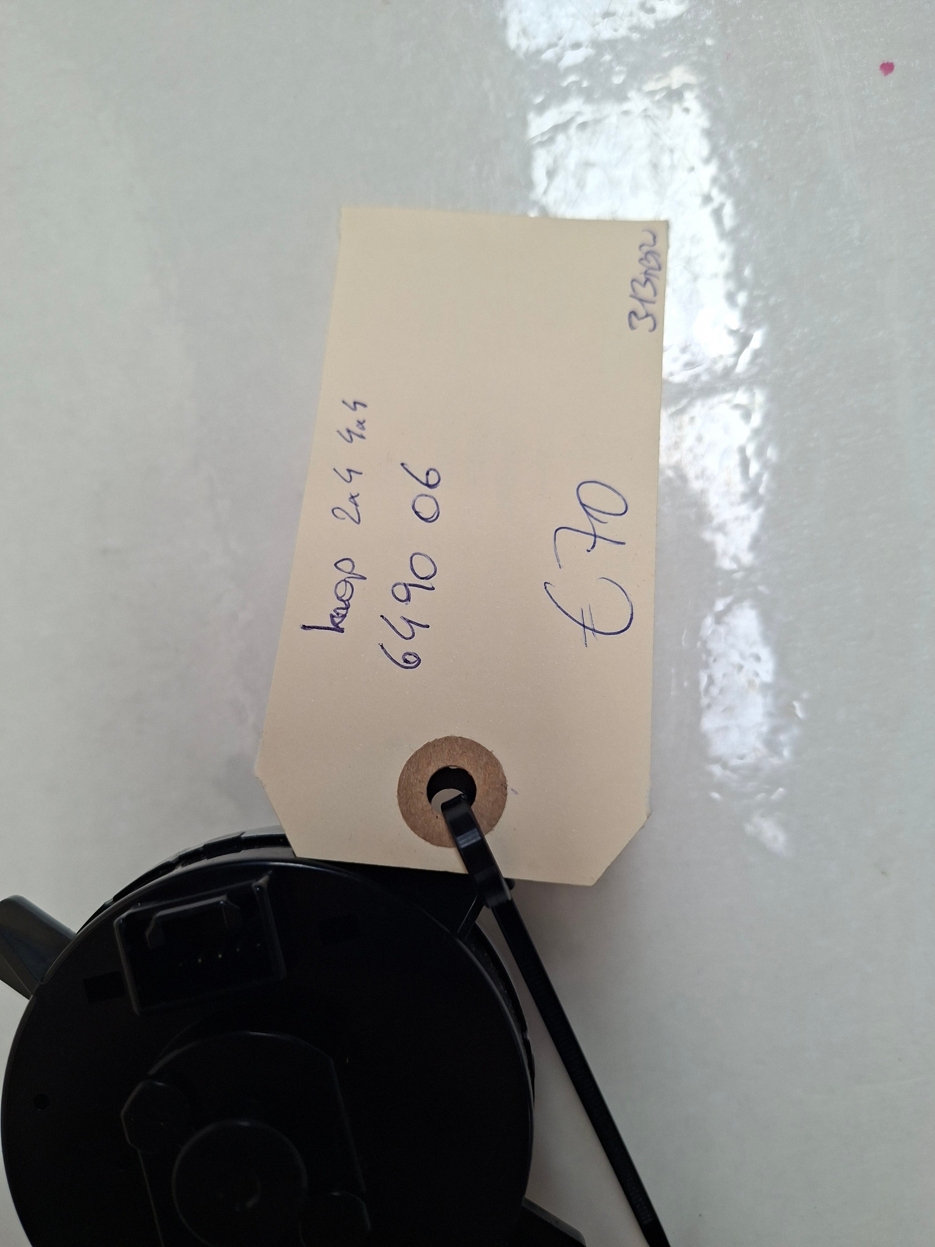 Originele bediening automatische transmissie van een Peugeot 4007 (OEM 6490 06), bouwjaar 2009