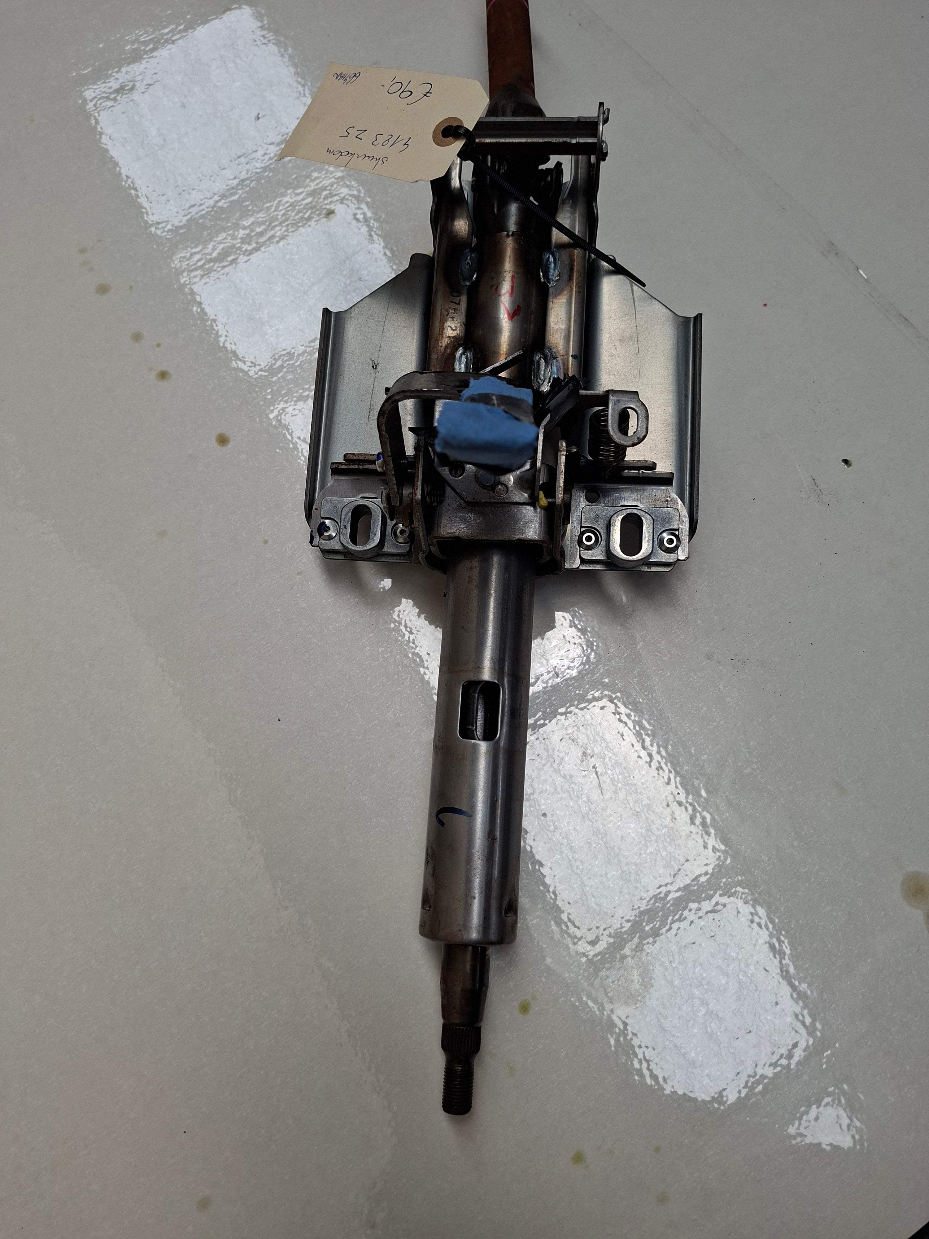 Originele stuurkolom van een Peugeot 4007 (OEM 4123 Z5), bouwjaar 2009