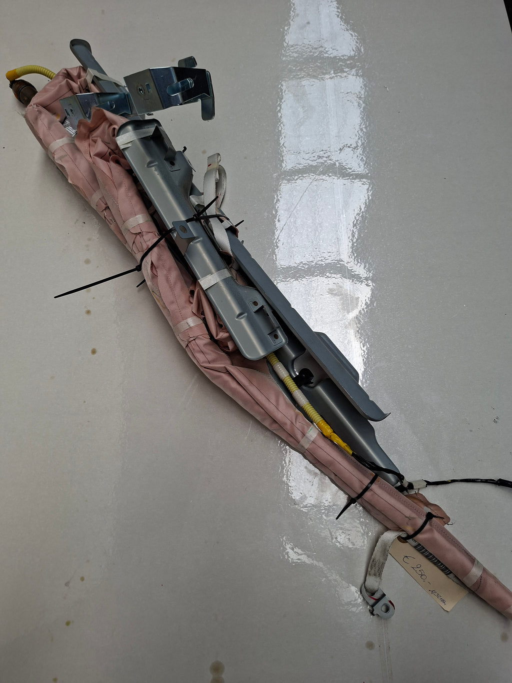 Originele gordijnairbag links van een Peugeot 4007 (OEM 8335 55), bouwjaar 2009