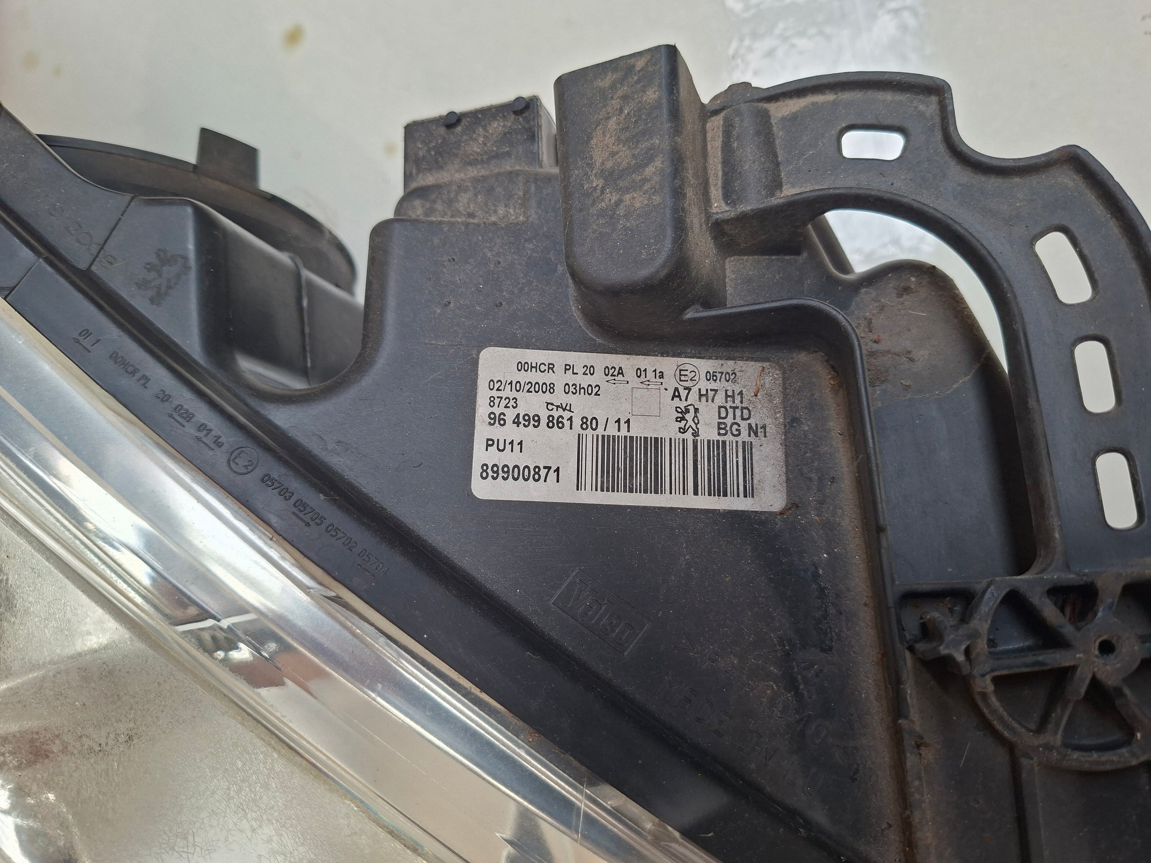 Originele koplamp rechts van een Peugeot 207 CC (OEM 6206 95), bouwjaar 2008