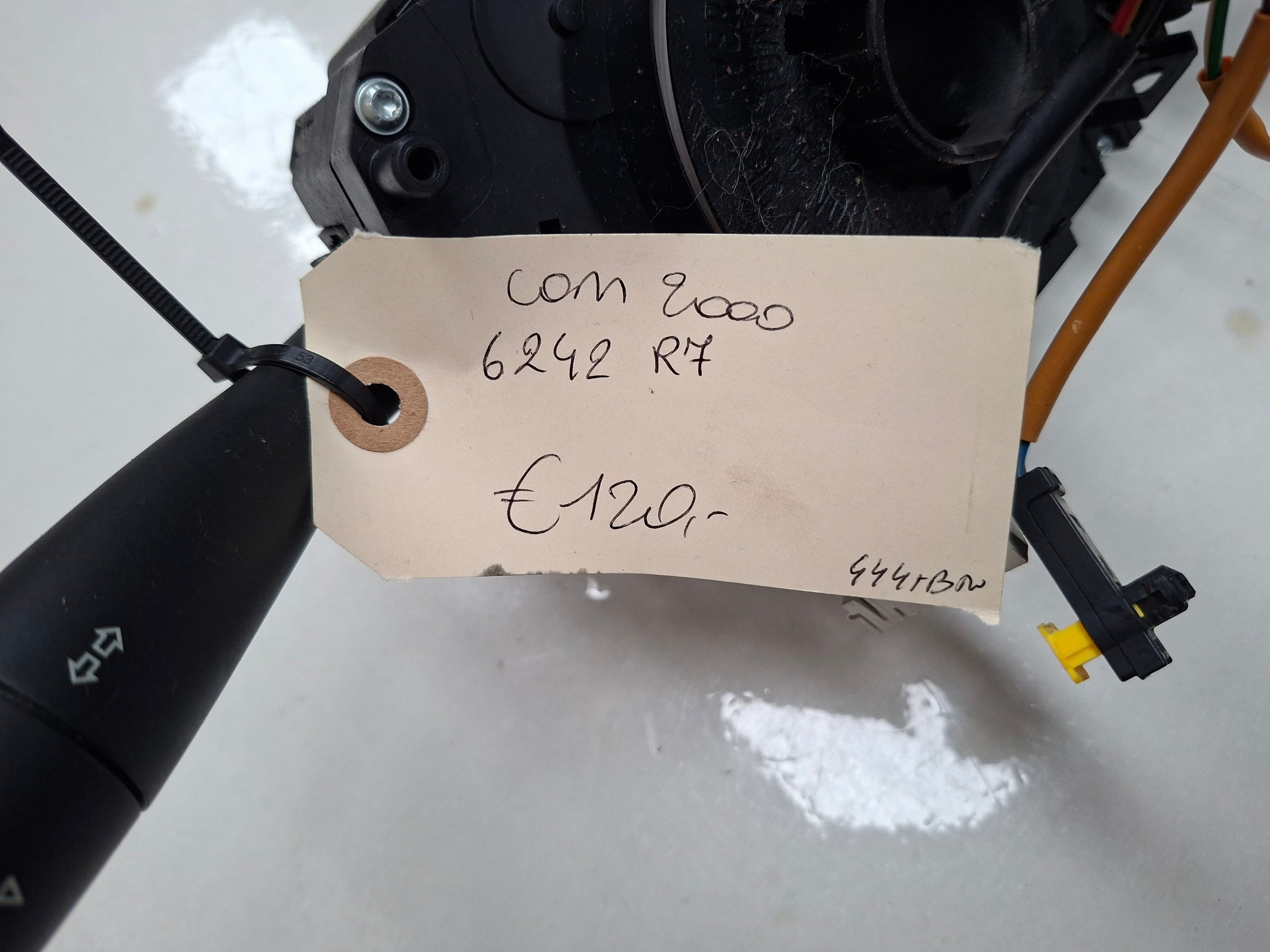Originele COM2000 stuurkolomschakelaar van een Peugeot 207 CC (OEM 6242 R7), bouwjaar 2008