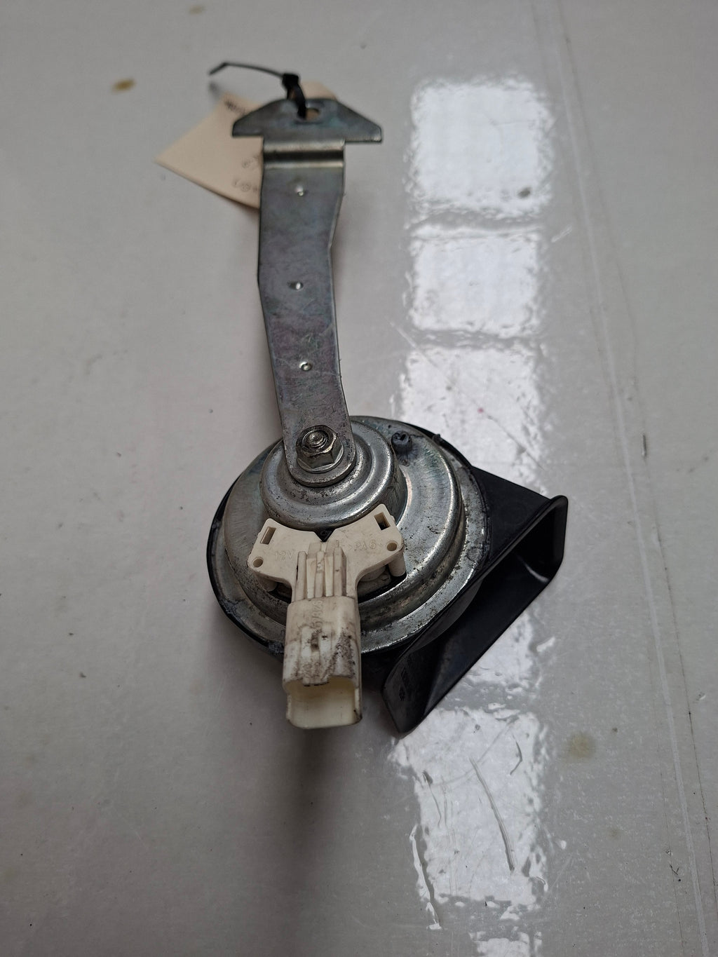 Originele claxon van een Peugeot 207 CC (OEM 6236 L2), bouwjaar 2008