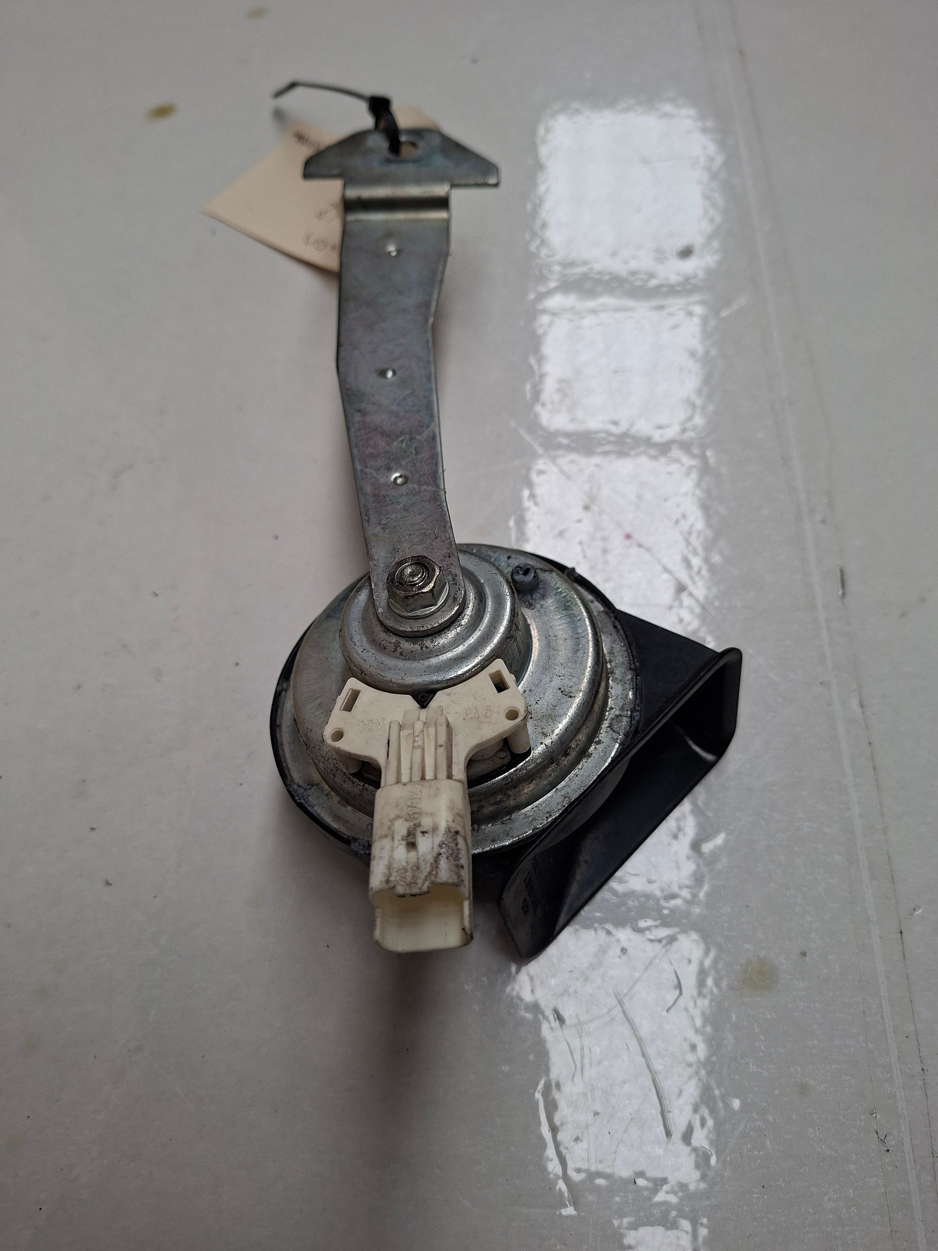 Originele claxon van een Peugeot 207 CC (OEM 6236 L2), bouwjaar 2008