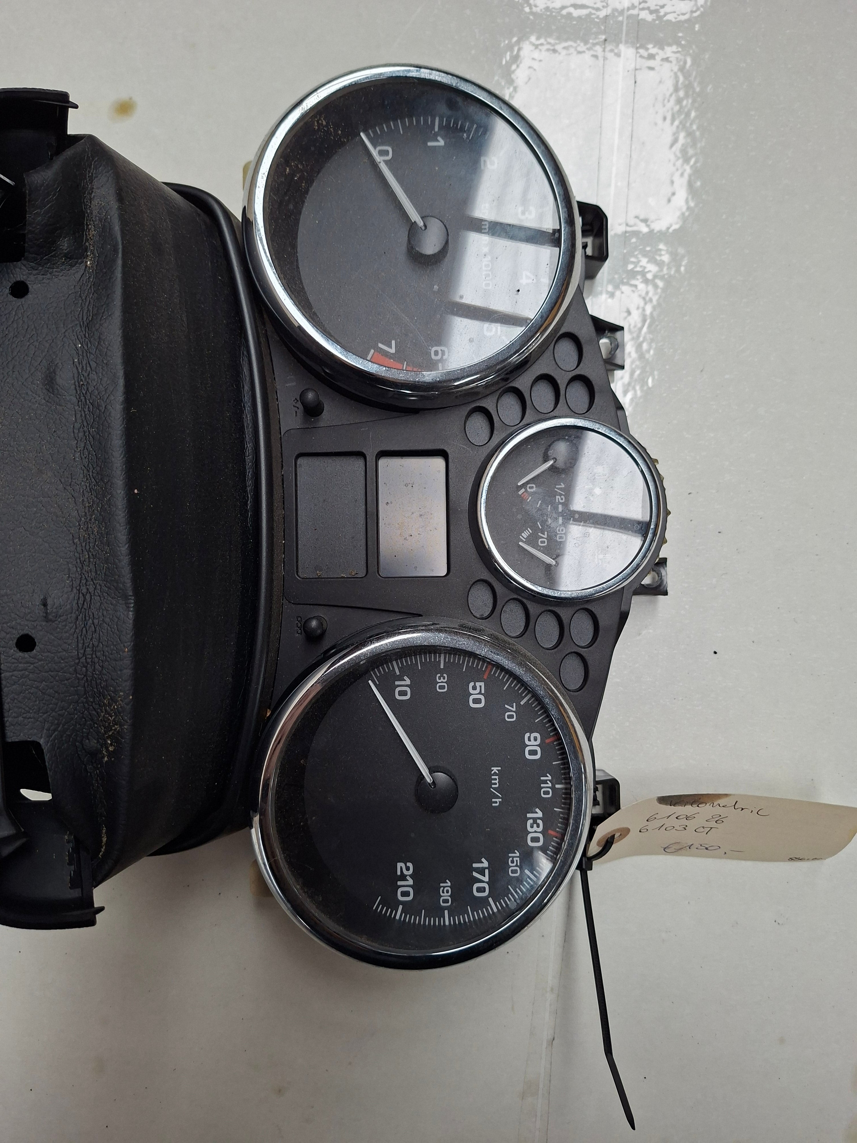 Origineel instrumentencluster (kilometerteller) van een Peugeot 207 CC (OEM 6106 26 / 6103 CT), bouwjaar 2008