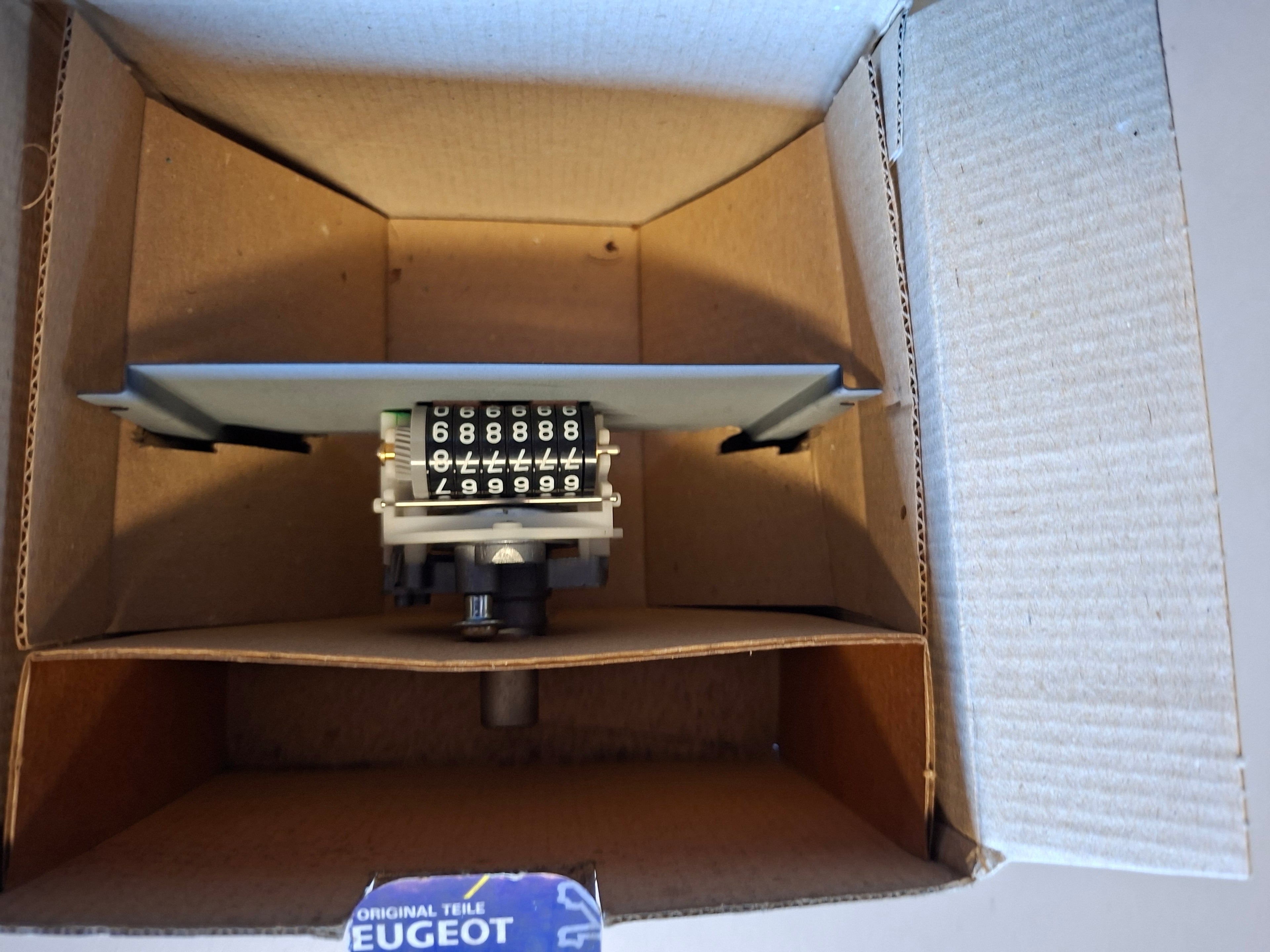 odometer 205 (6113 A9)
