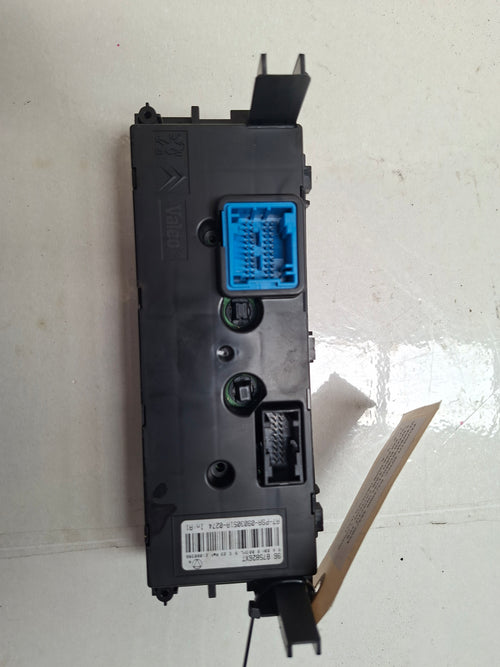 Origineel bedieningspaneel airco/verwarming van een Peugeot 207 CC (OEM 6452 Q1 / 6452 R4), bouwjaar 2009