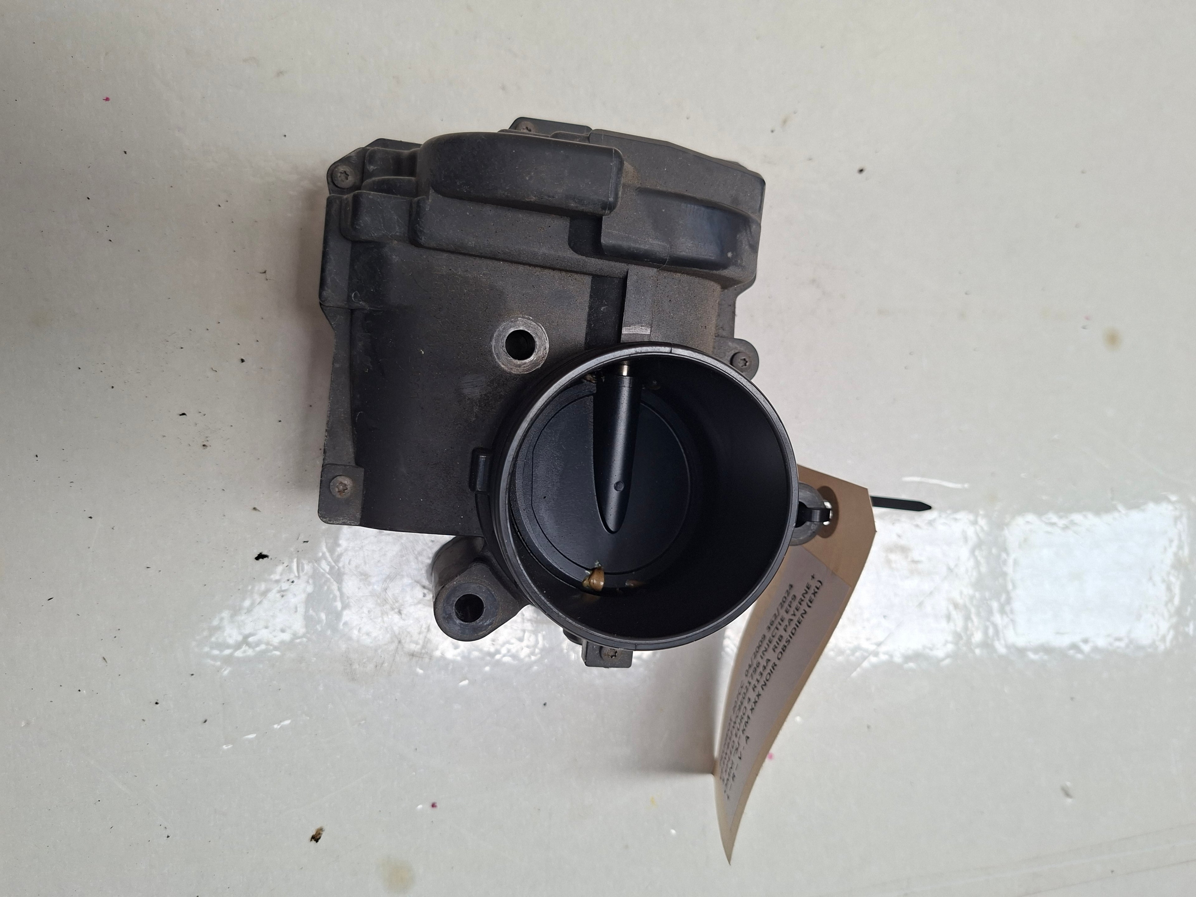 Originele elektronische gasklep van een Peugeot 207 CC (OEM 1636 36), bouwjaar 2009

