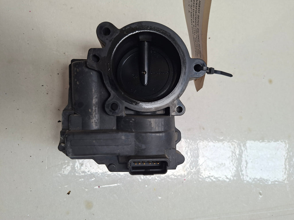 Originele elektronische gasklep van een Peugeot 207 CC (OEM 1636 36), bouwjaar 2009

