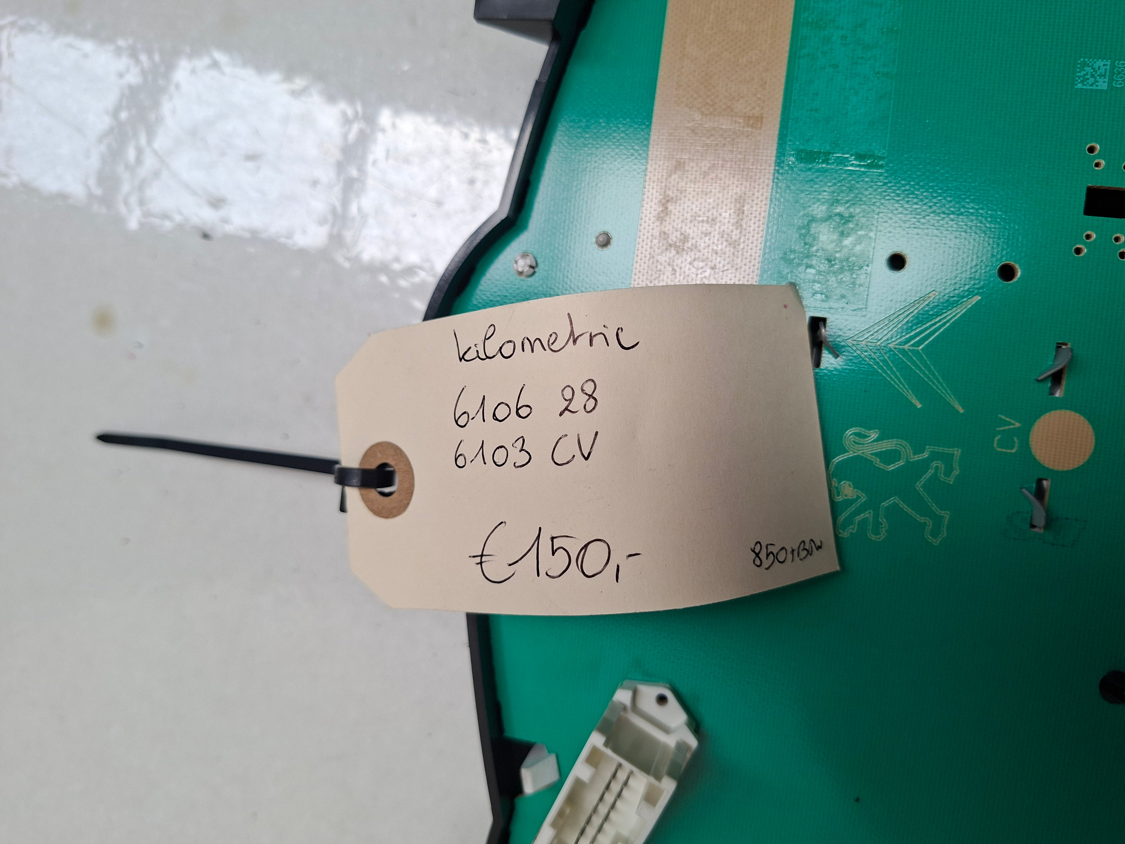 Origineel instrumentencluster (kilometerteller) van een Peugeot 207 CC (OEM 6106 28 / 6103 CV), bouwjaar 2009