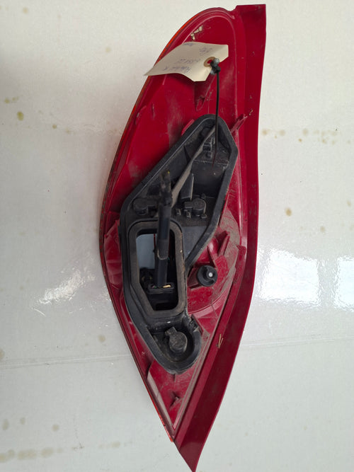 Origineel achterlicht rechts van een Peugeot 207 CC (OEM 6351 CE), bouwjaar 2008