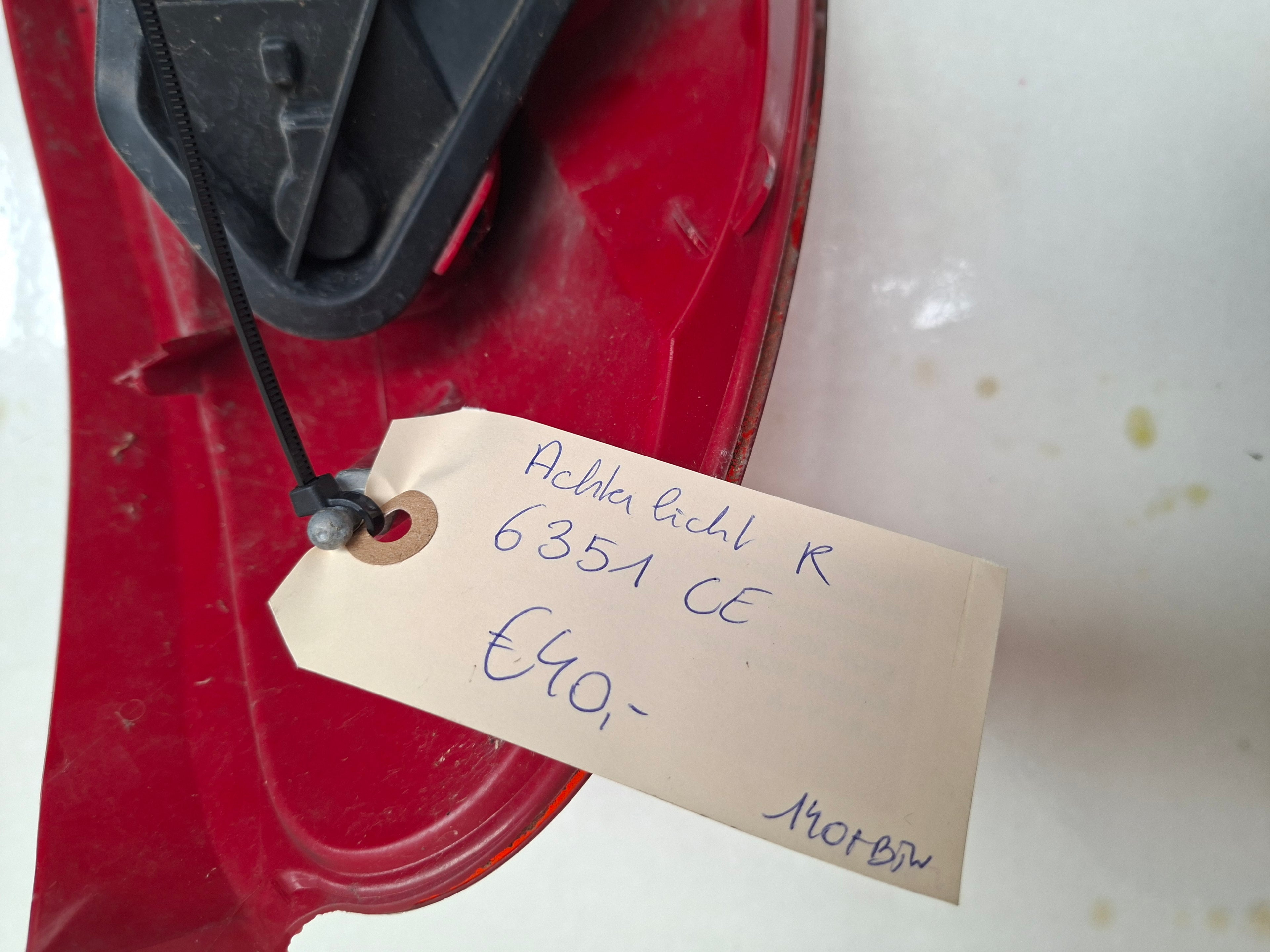 Origineel achterlicht rechts van een Peugeot 207 CC (OEM 6351 CE), bouwjaar 2008