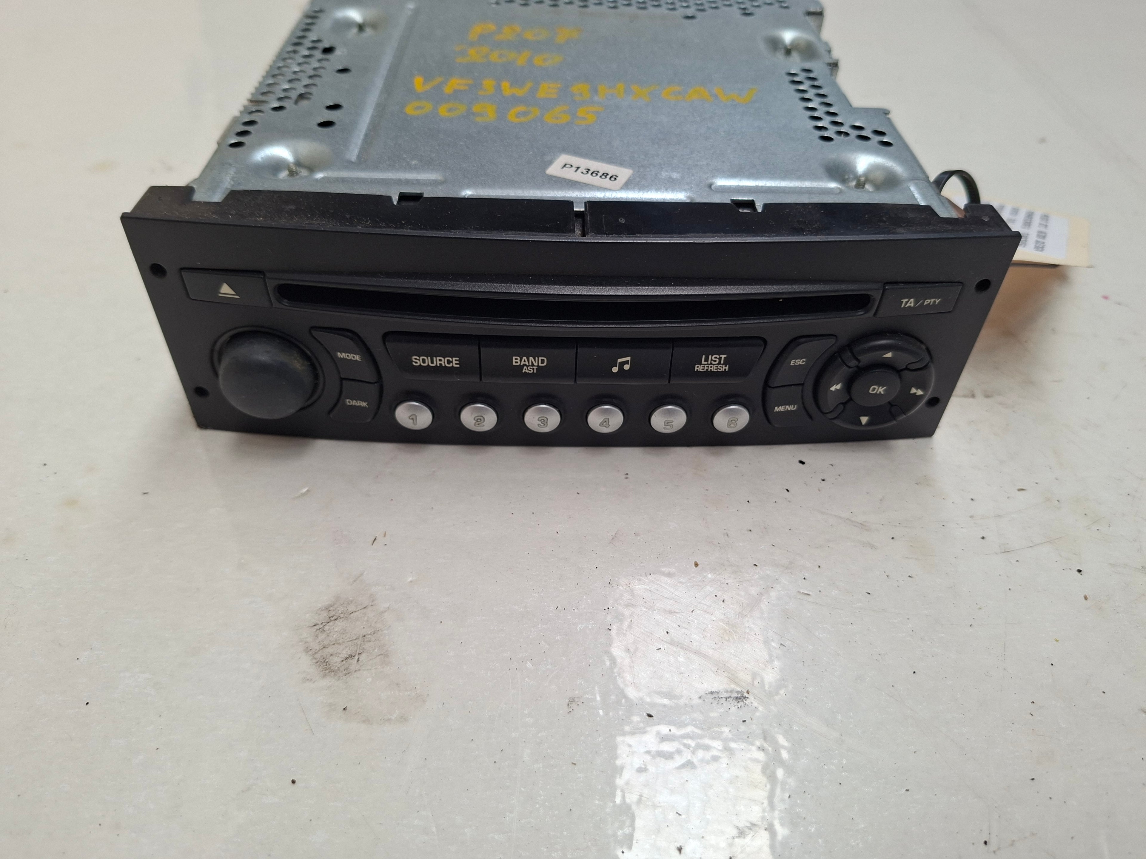 Originele autoradio Peugeot 207 CC 1.6 HDi (OEM 6564 ZQ)
