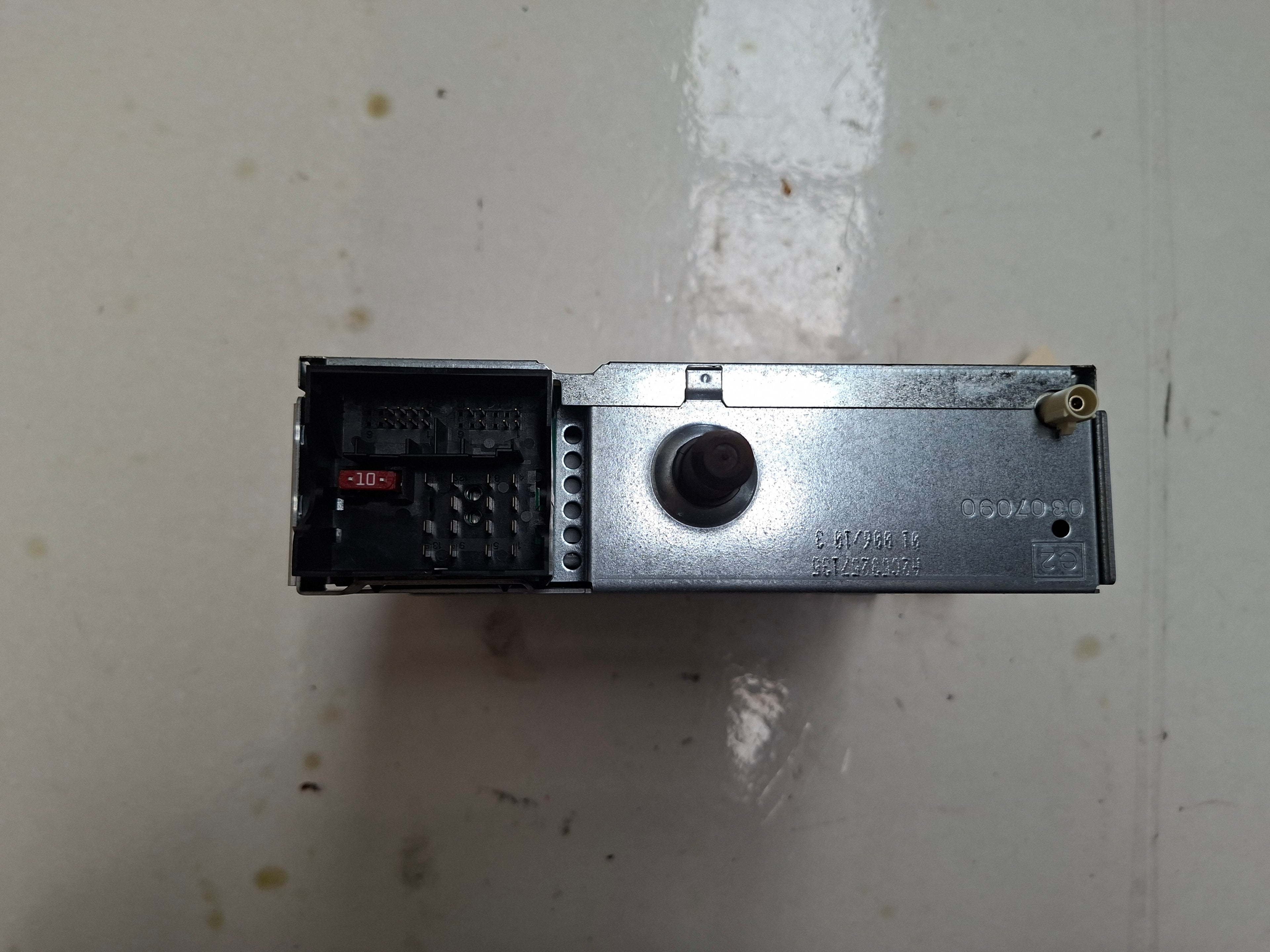 Originele autoradio Peugeot 207 CC 1.6 HDi (OEM 6564 ZQ)